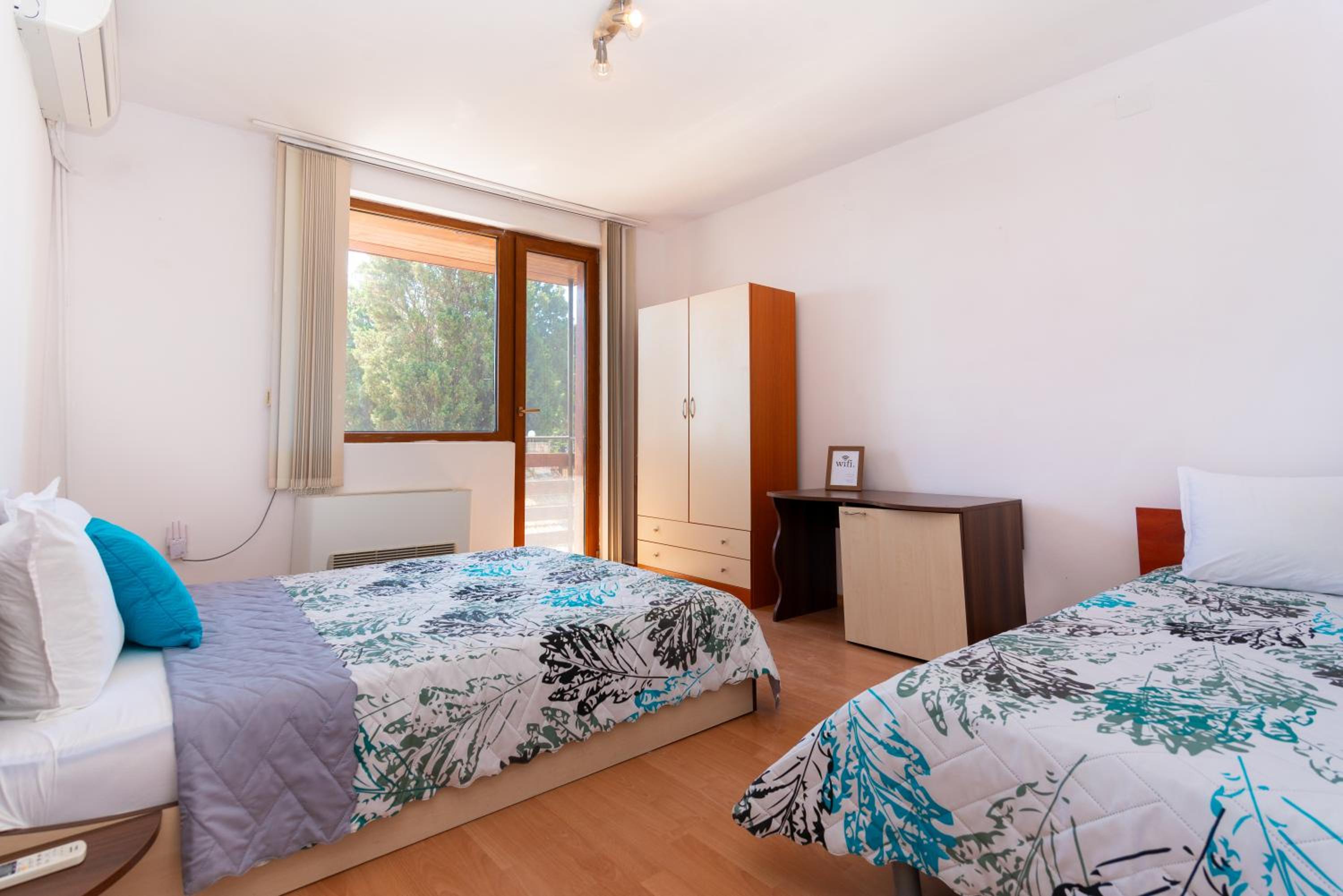 Deluxe Double Room with Balcony and Sea View photo 1