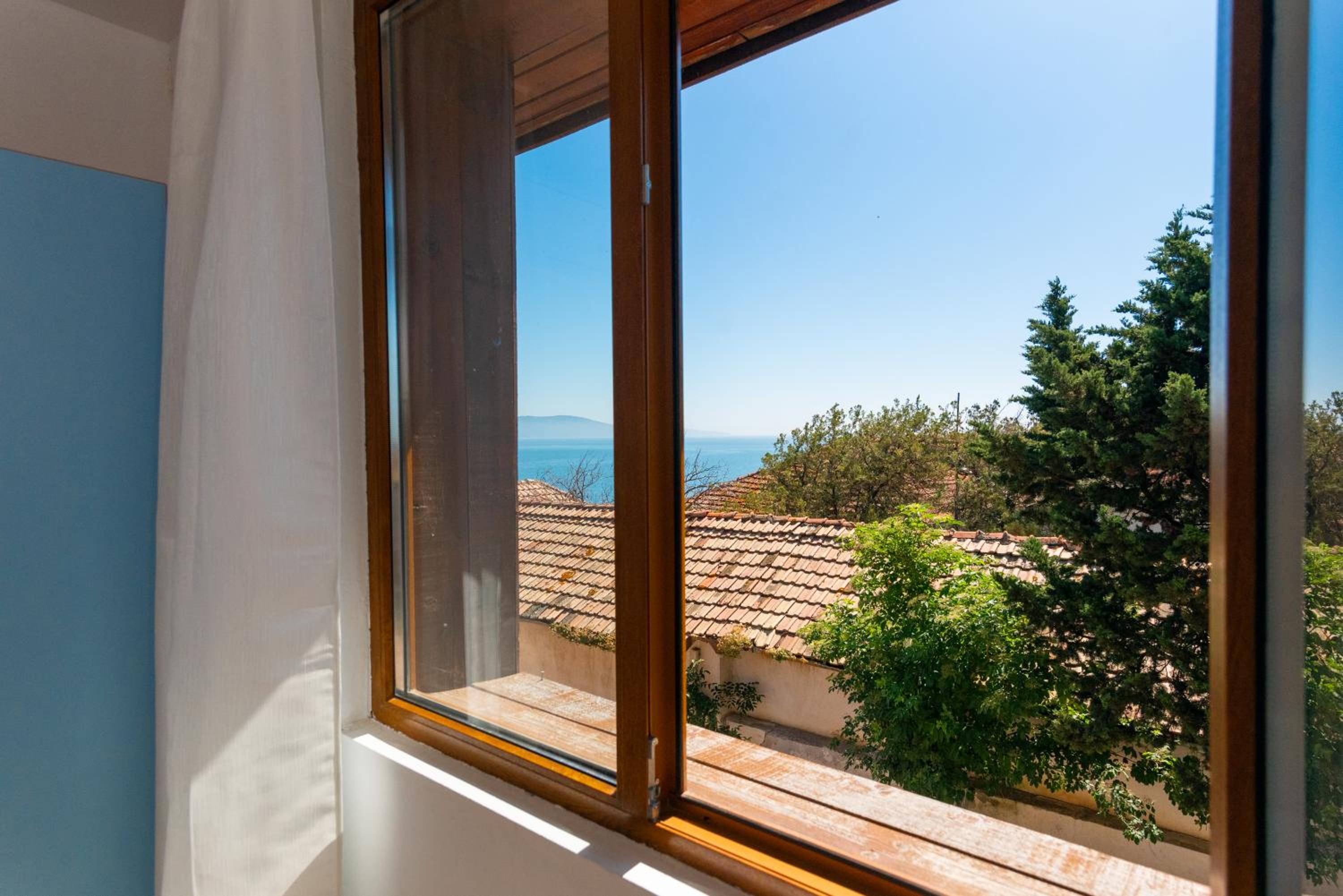 Deluxe Double Room with Balcony and Sea View photo 3
