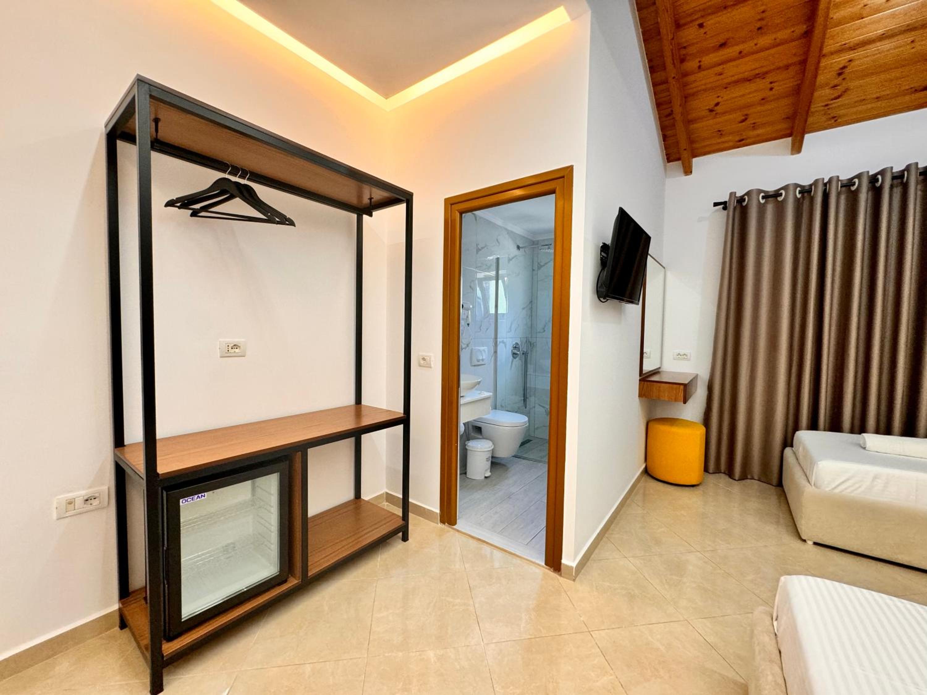 Superior Triple Room photo 2