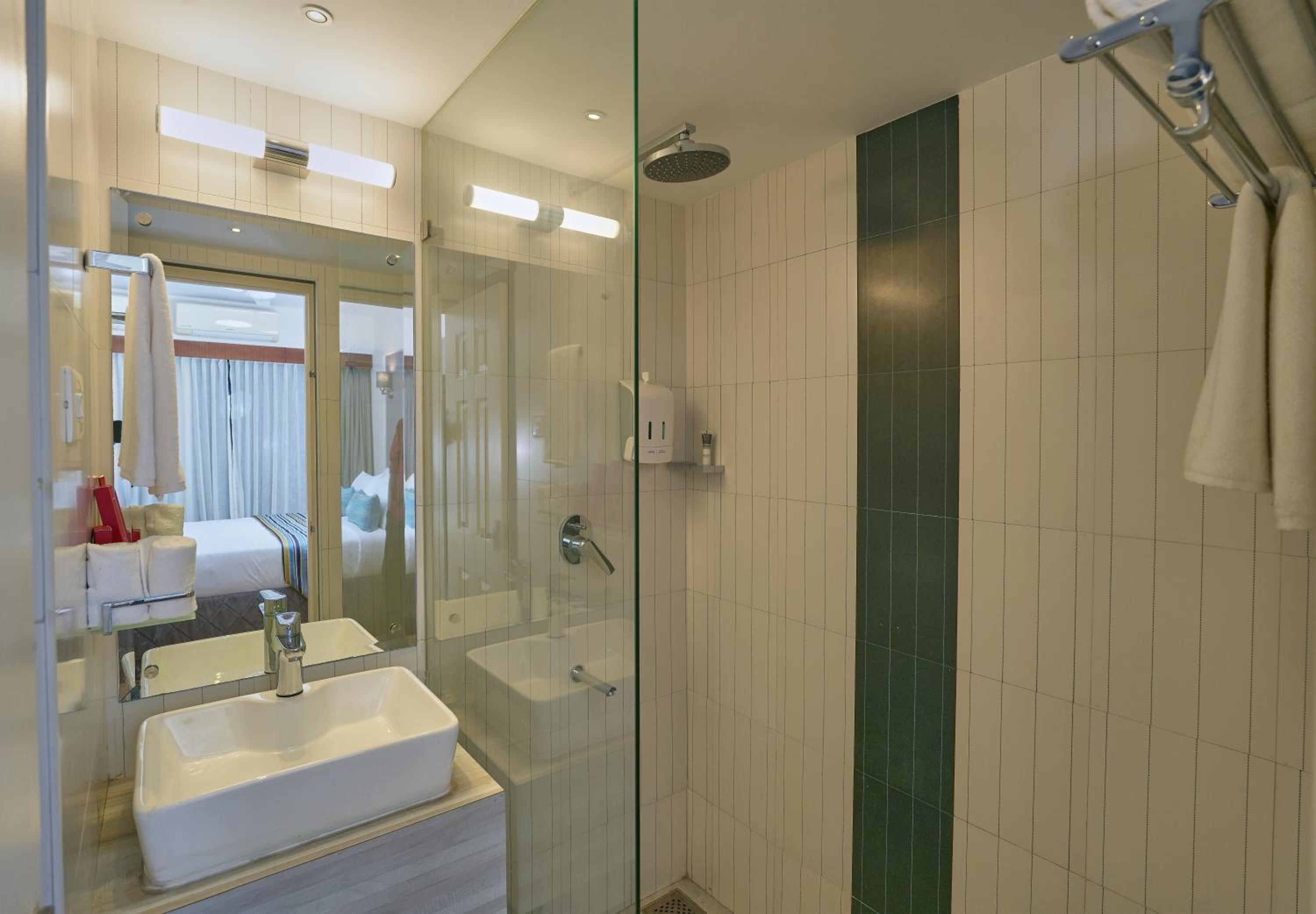 One-Bedroom Suite with 10% discount on Food & Soft Beverages only in Restaurant & 15% discount on Spa - Photo 2