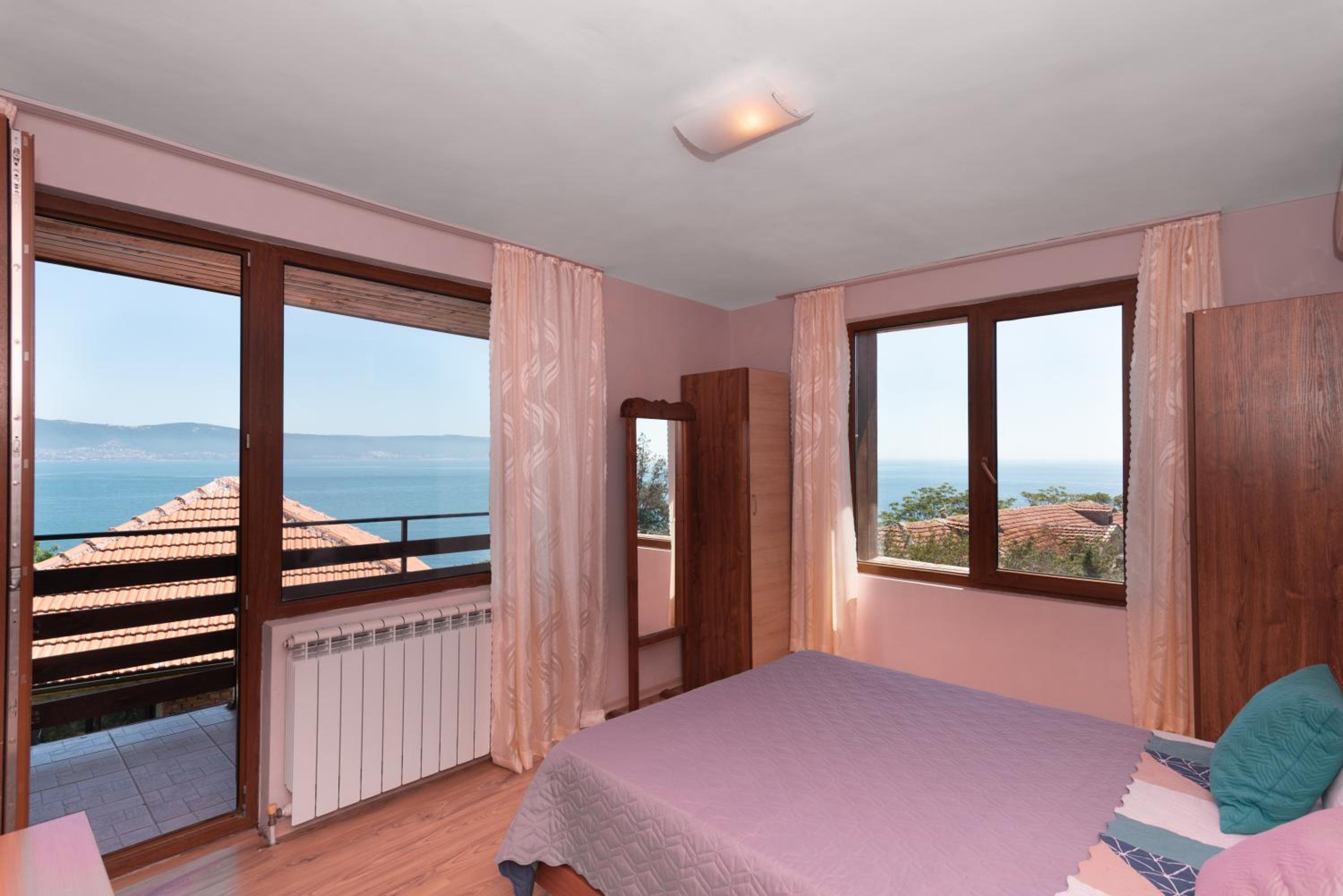 Apartment with Sea View photo 2