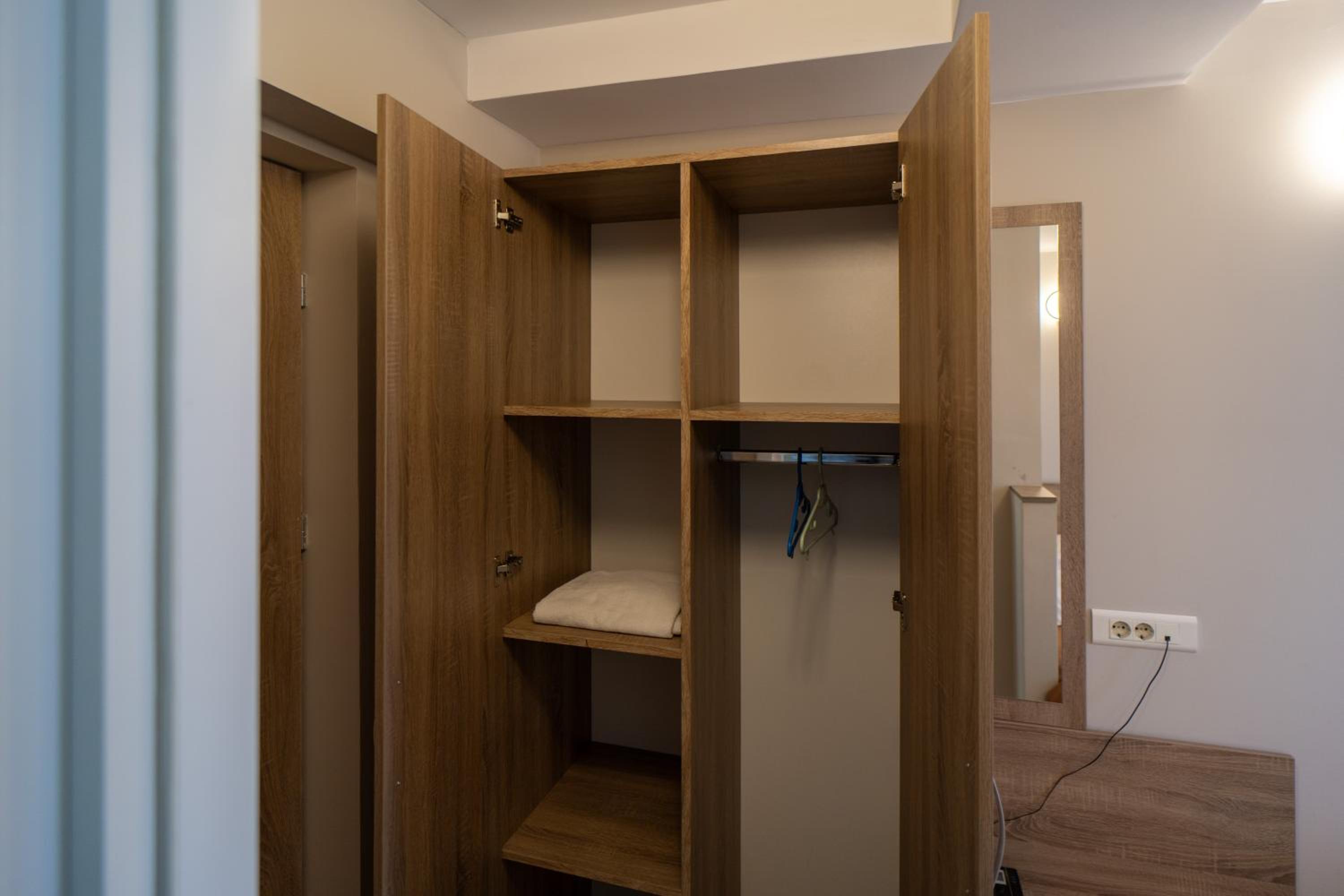 Standard Double Room - Photo 3