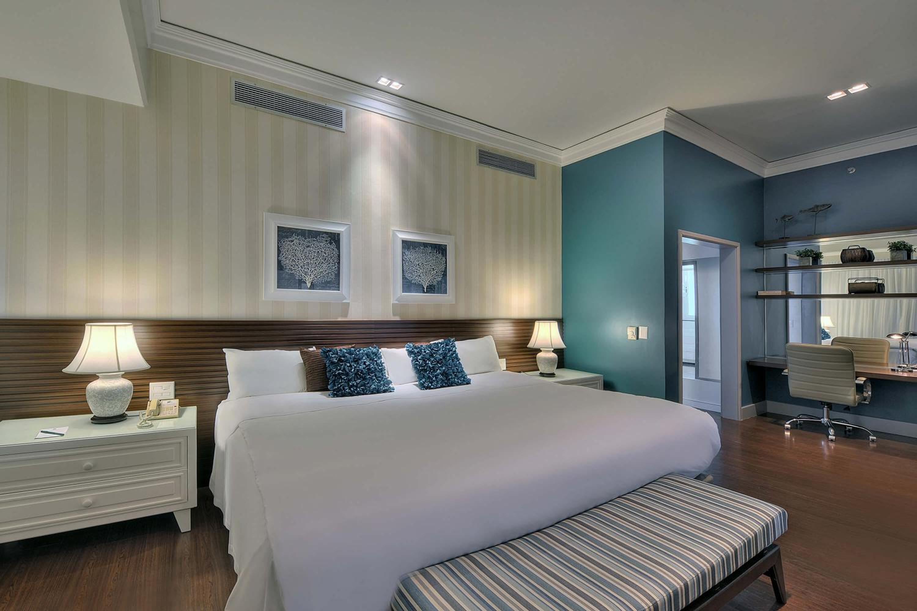 Executive Suite with Sea View thumbnail 6