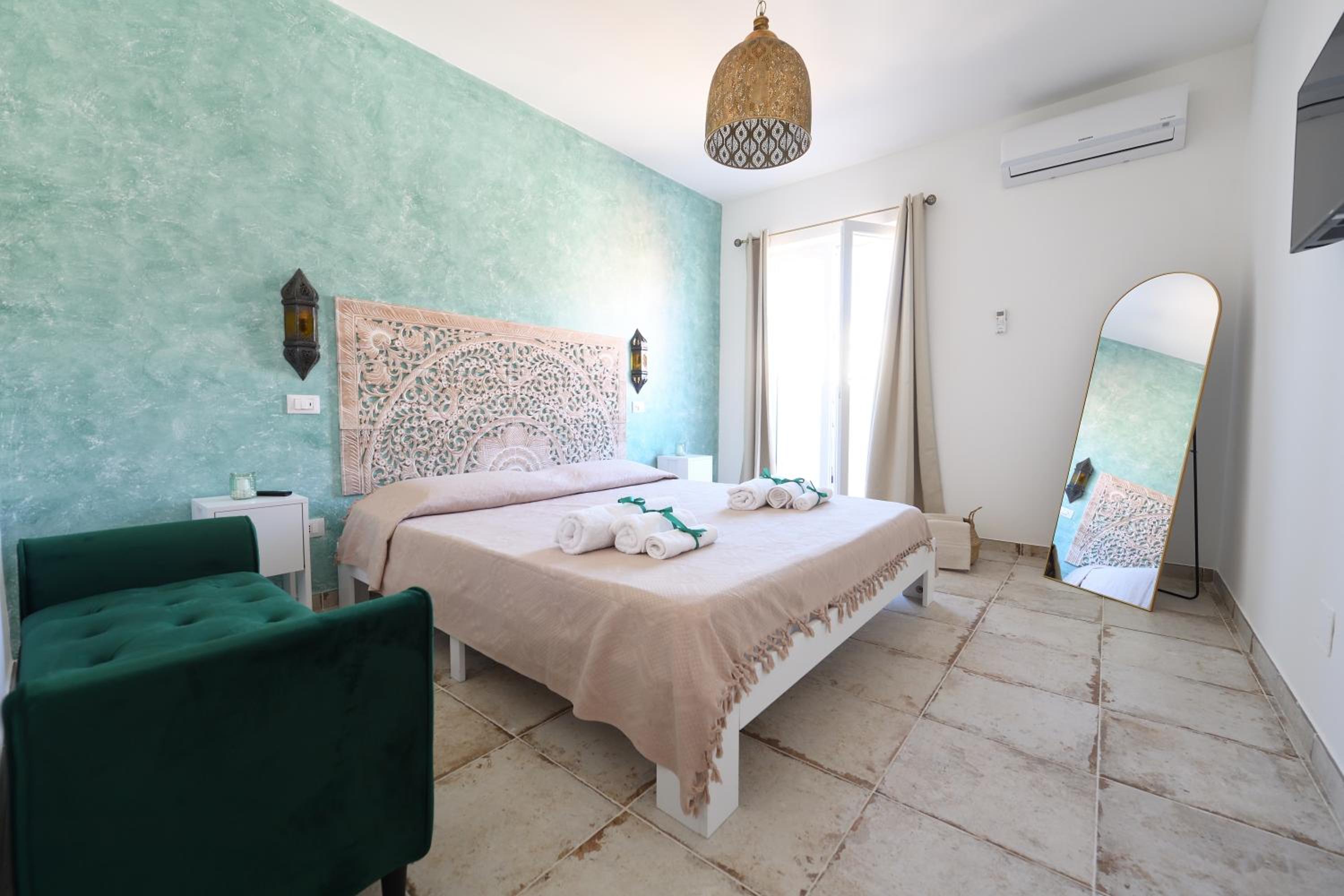 One-Bedroom Deluxe Apartment