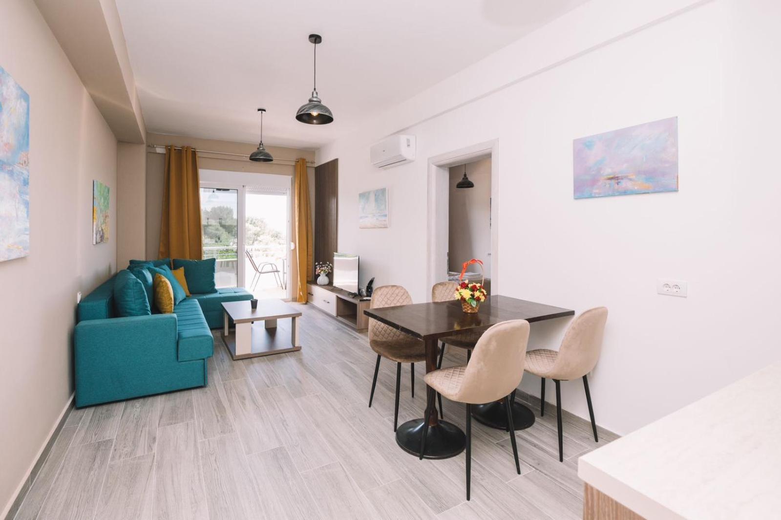 One-Bedroom Apartment with Balcony and Sea View photo 1