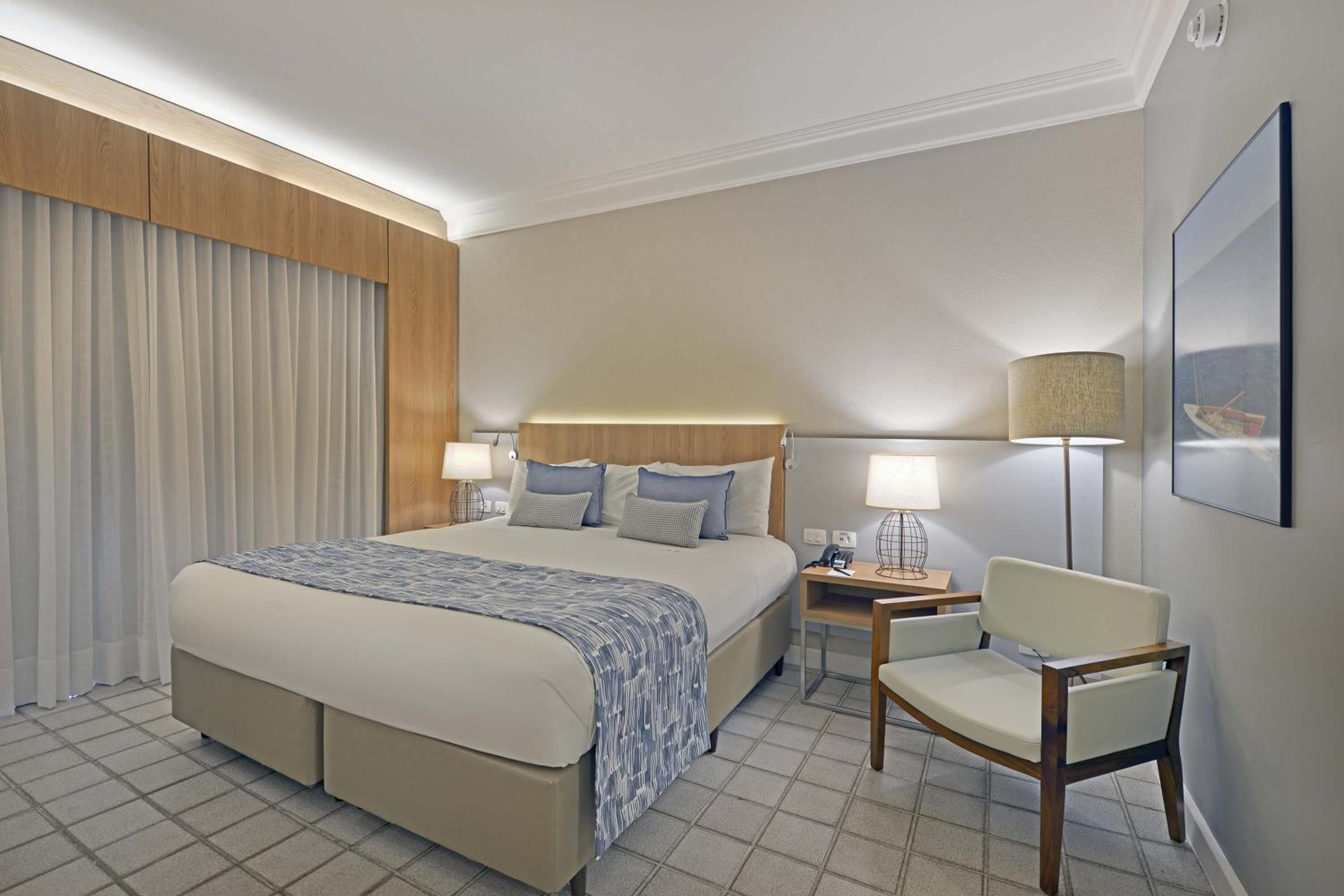 Superior Luxury Room with 1 double bed and sea view