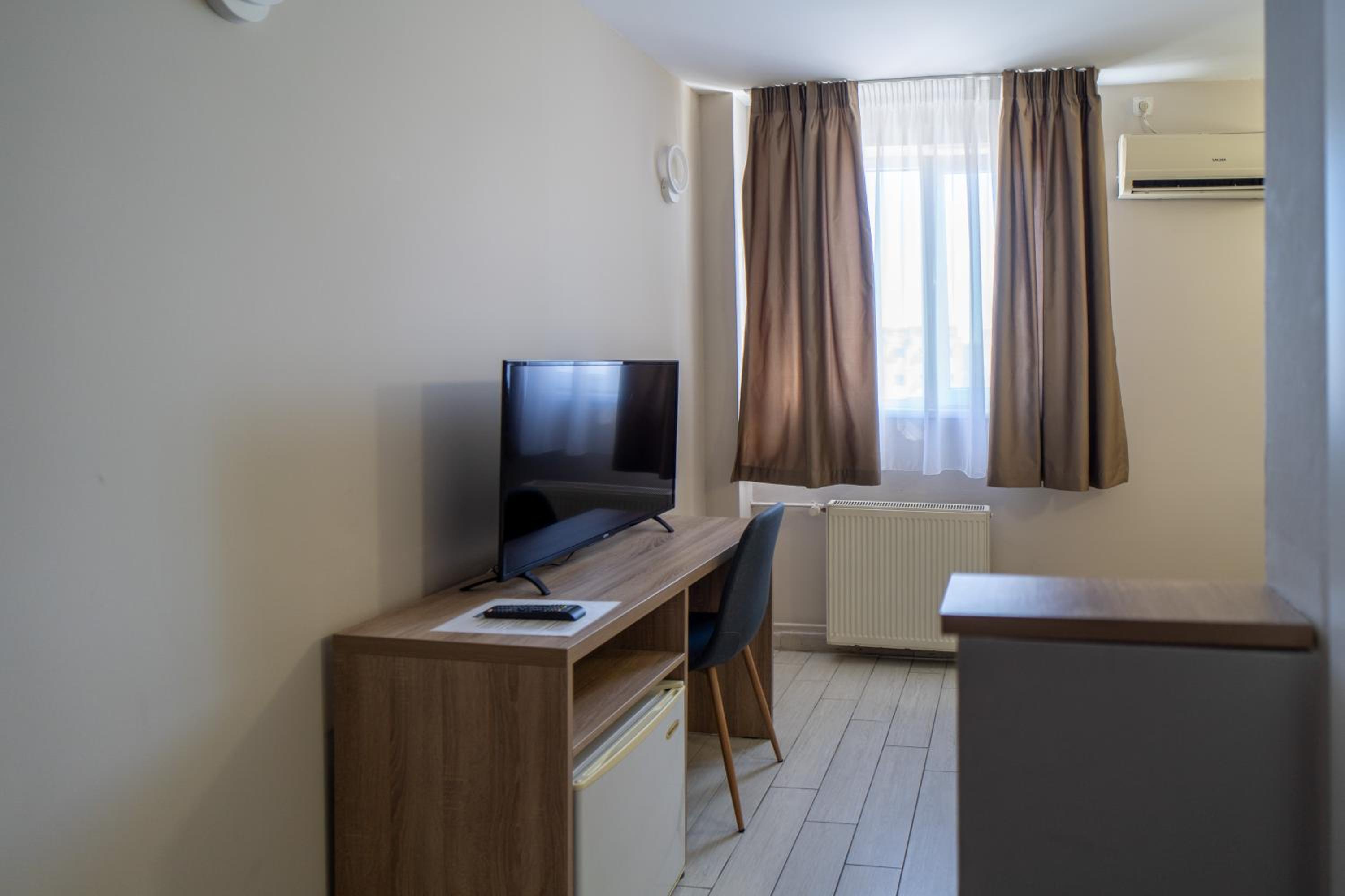 Standard Double Room - Photo 5