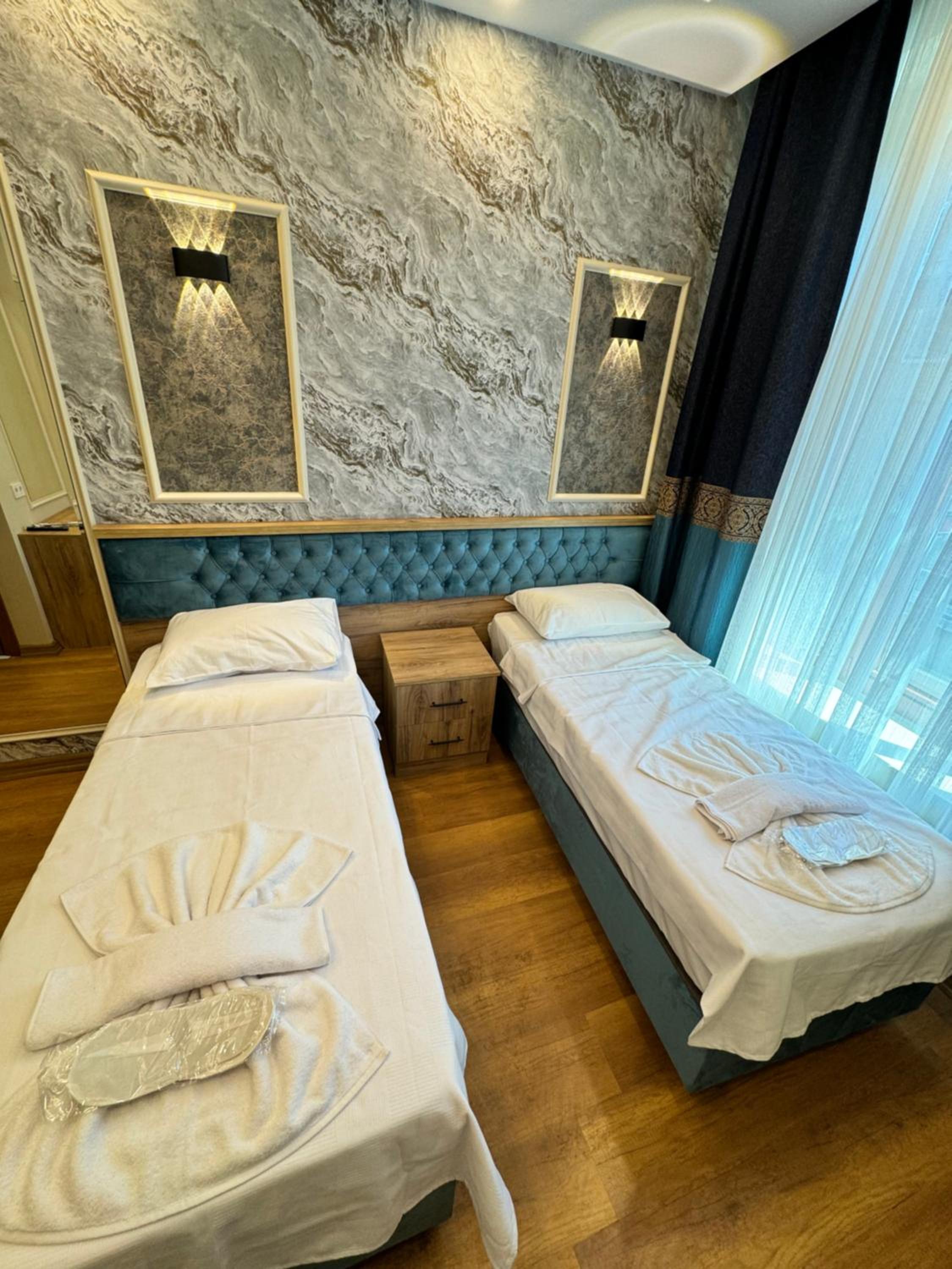 Double or Twin Room photo 3