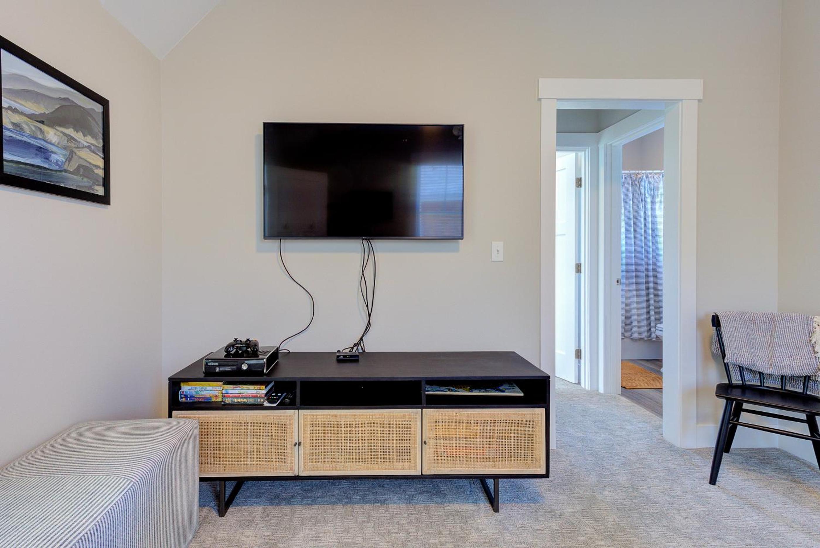 Three-Bedroom Home photo 2