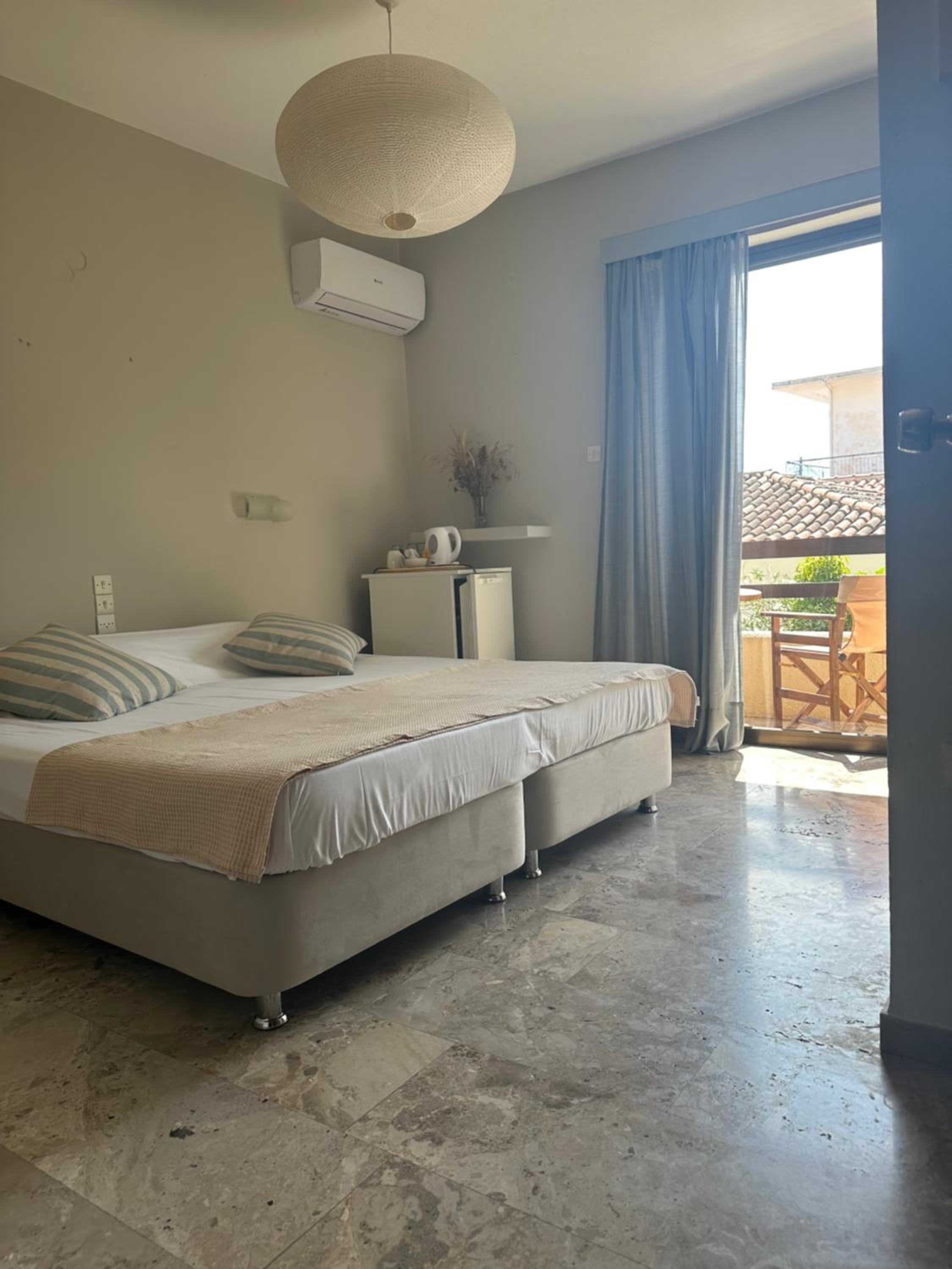 Standard Double or Twin Room with Sea View - Photo 1