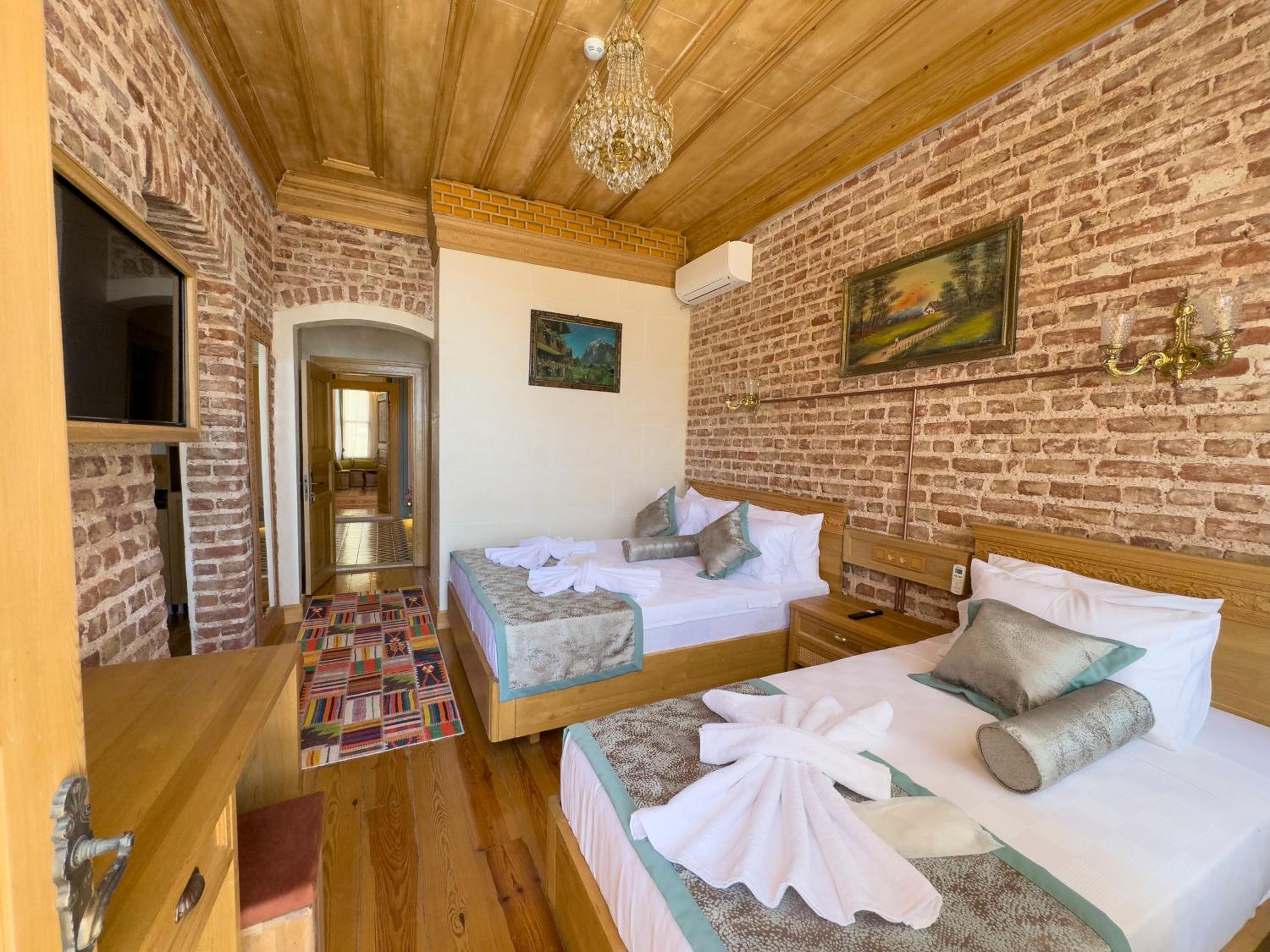 Deluxe Triple Room with Sea View photo 2