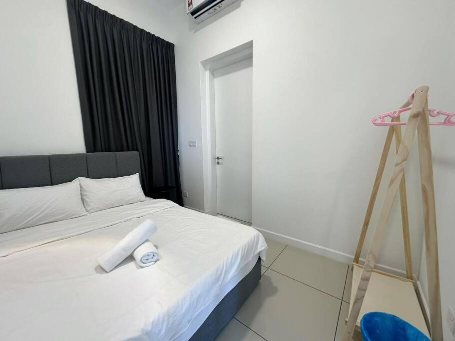 Three-Bedroom Apartment - Photo 6