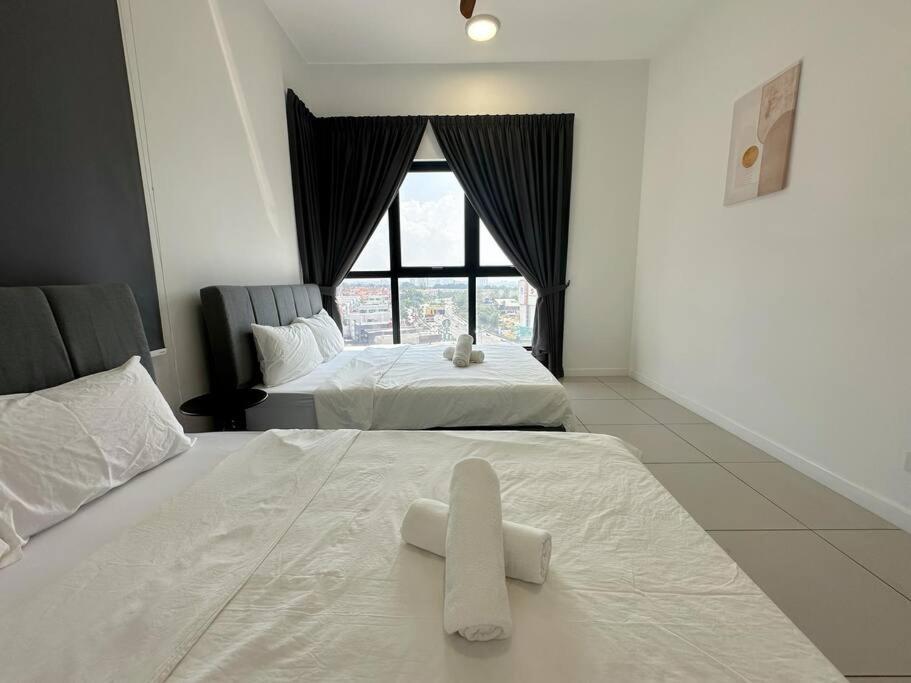 Three-Bedroom Apartment - Photo 10