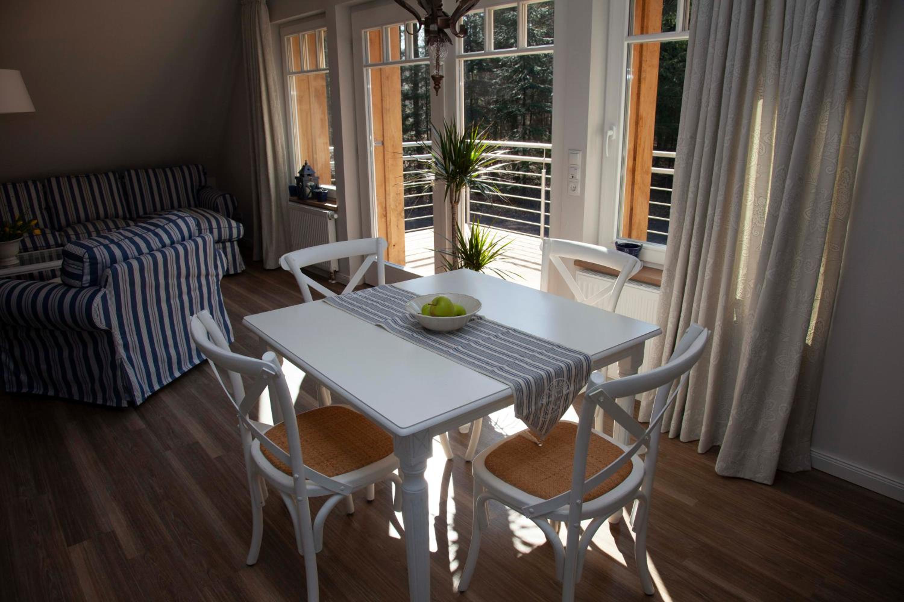 Apartment with Balcony photo 2