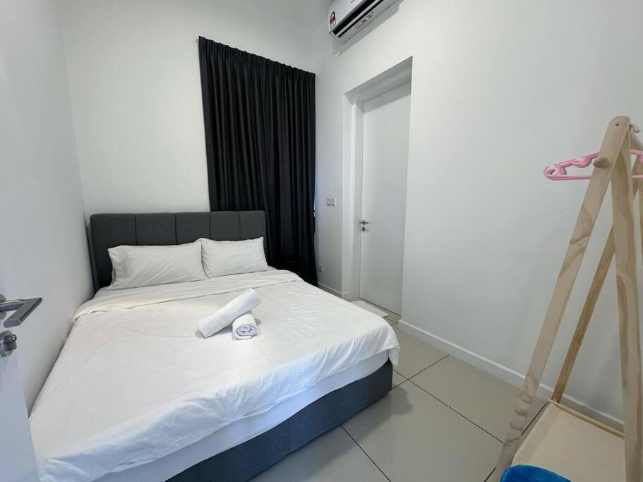 Three-Bedroom Apartment - Photo 19