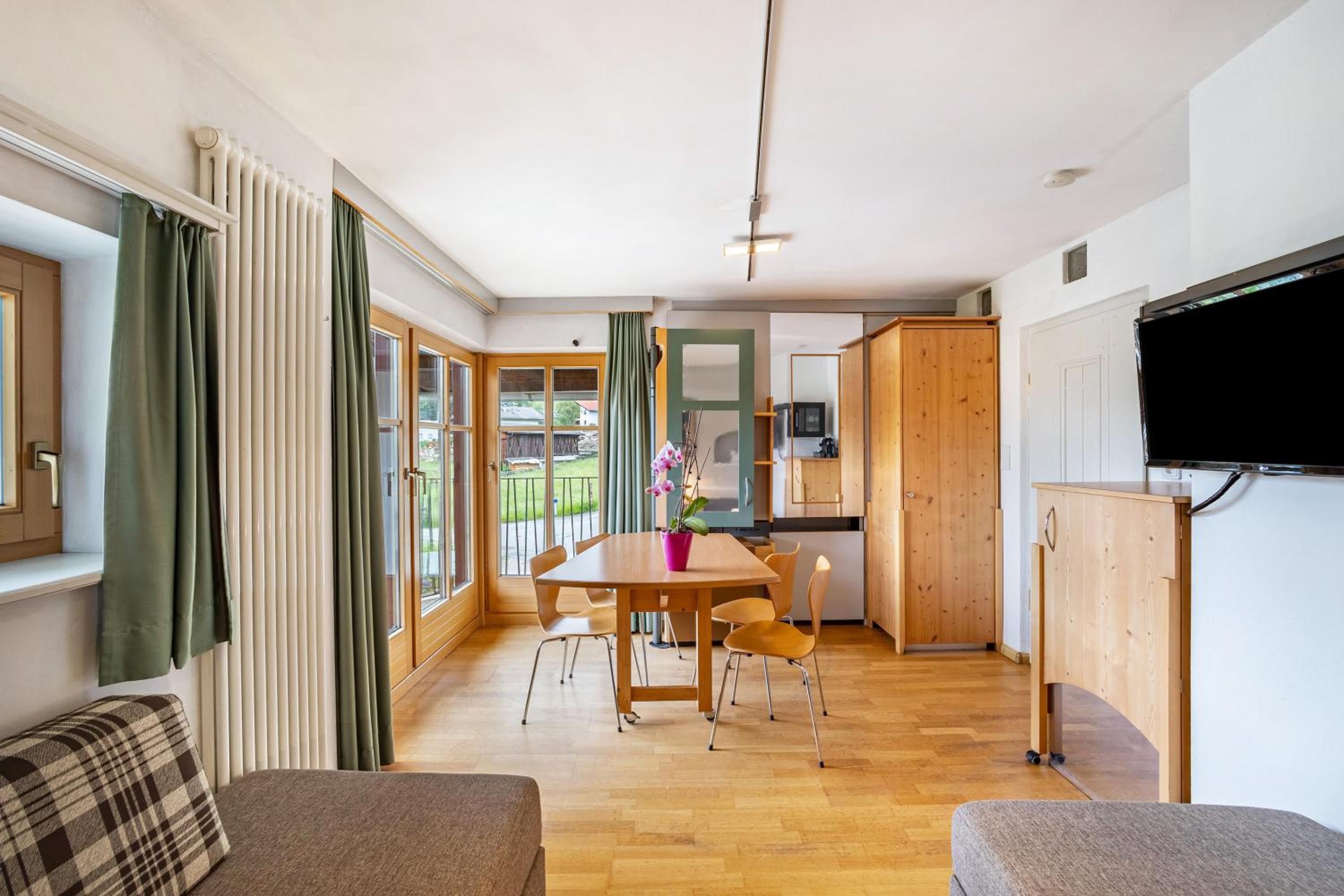 Superior One-Bedroom Apartment with Balcony