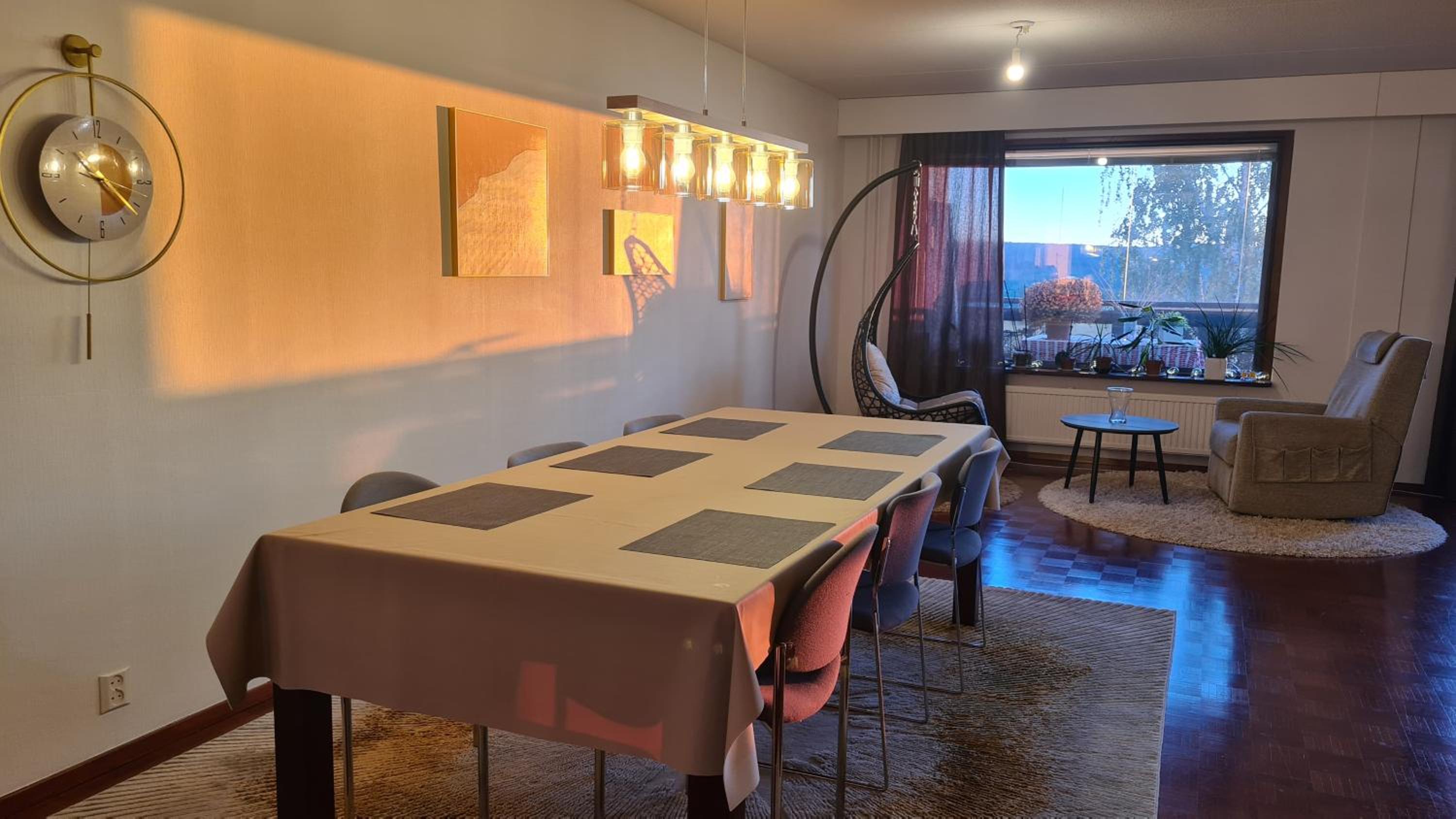 Three-Bedroom Apartment with Lake View photo 2