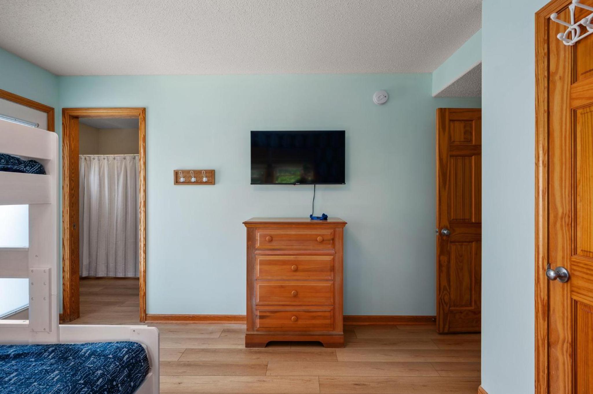 Four-Bedroom Vacation Home photo 2