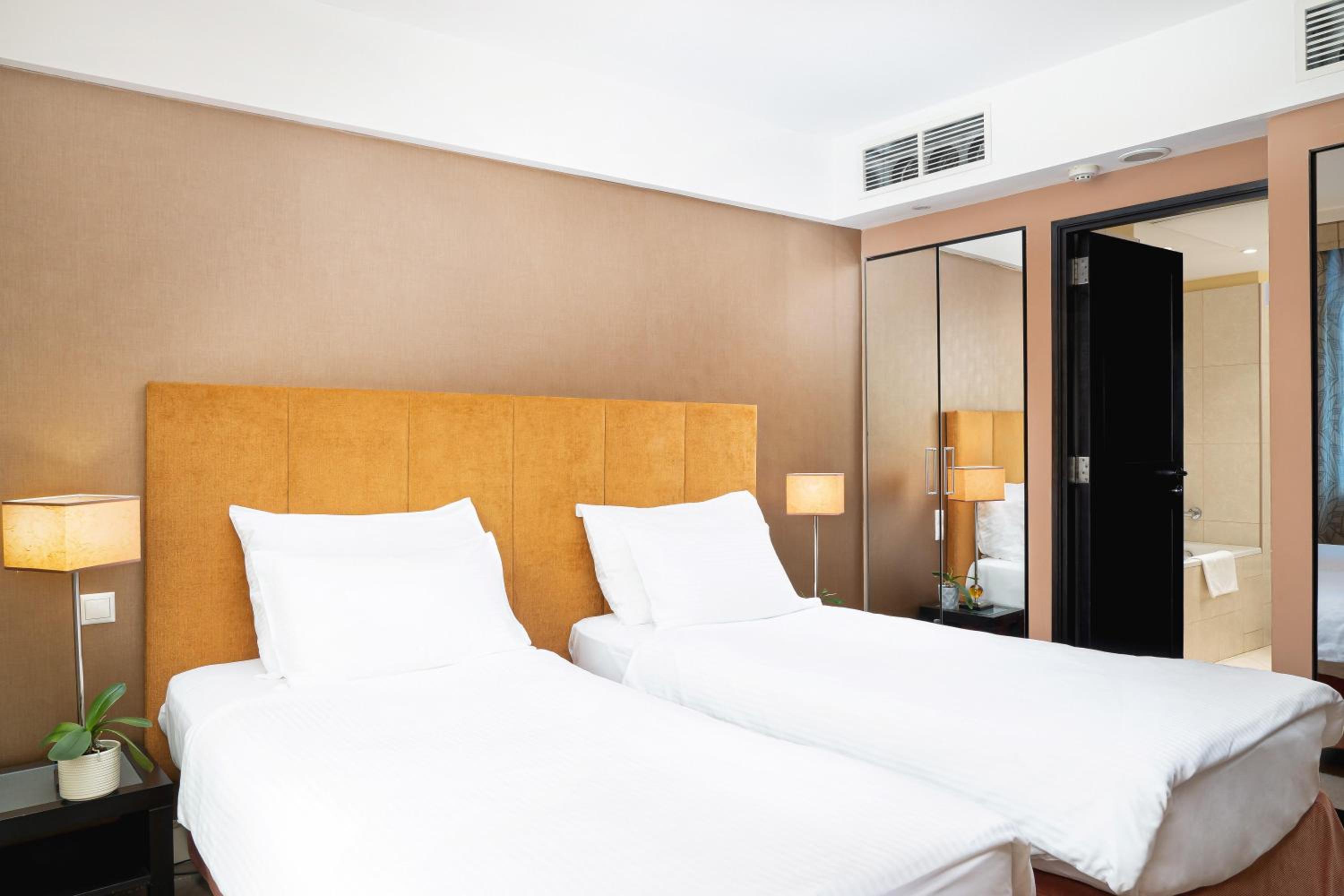 Superior Twin Suite - Photo 2
