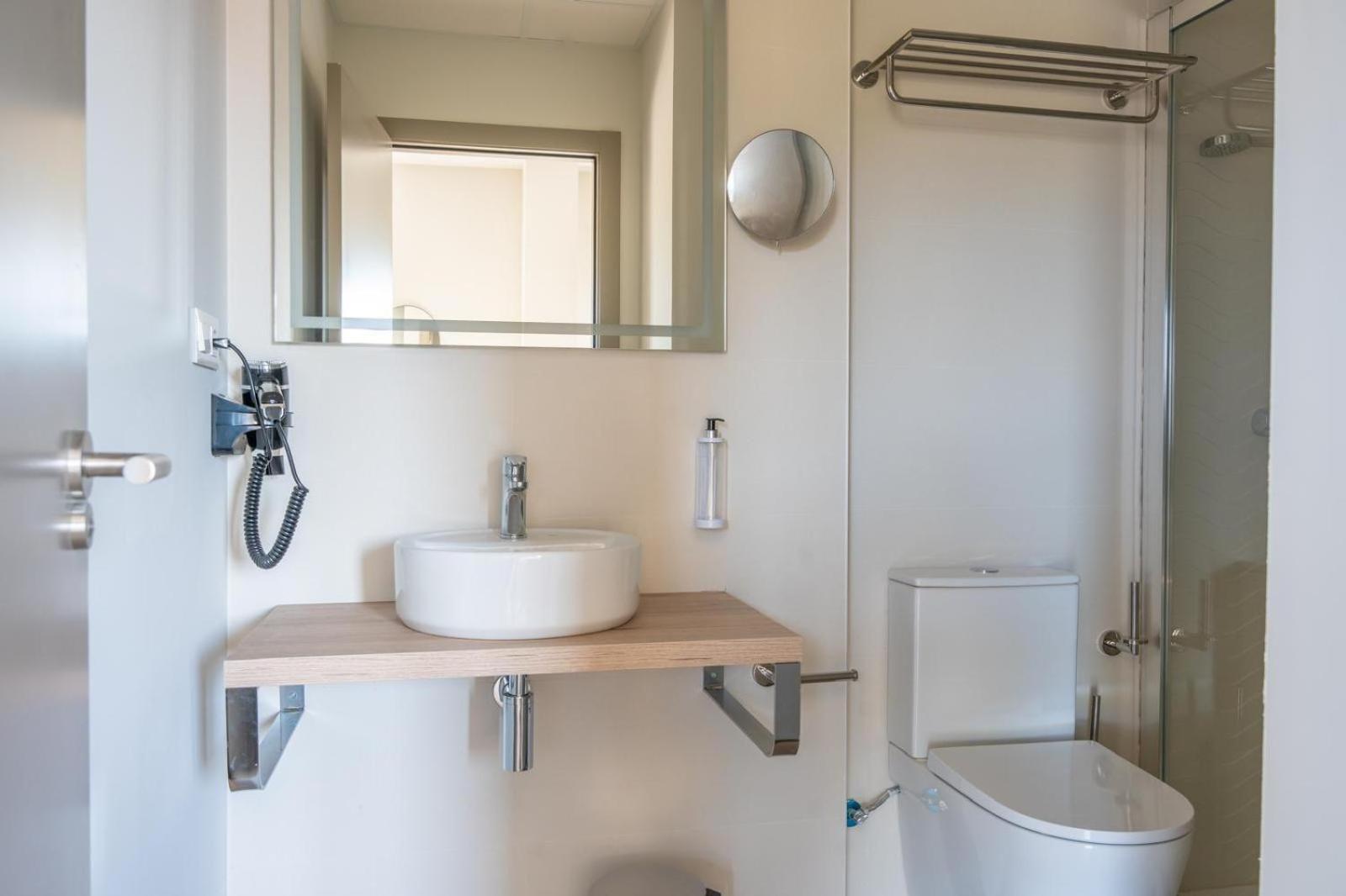 One-Bedroom Deluxe Apartment