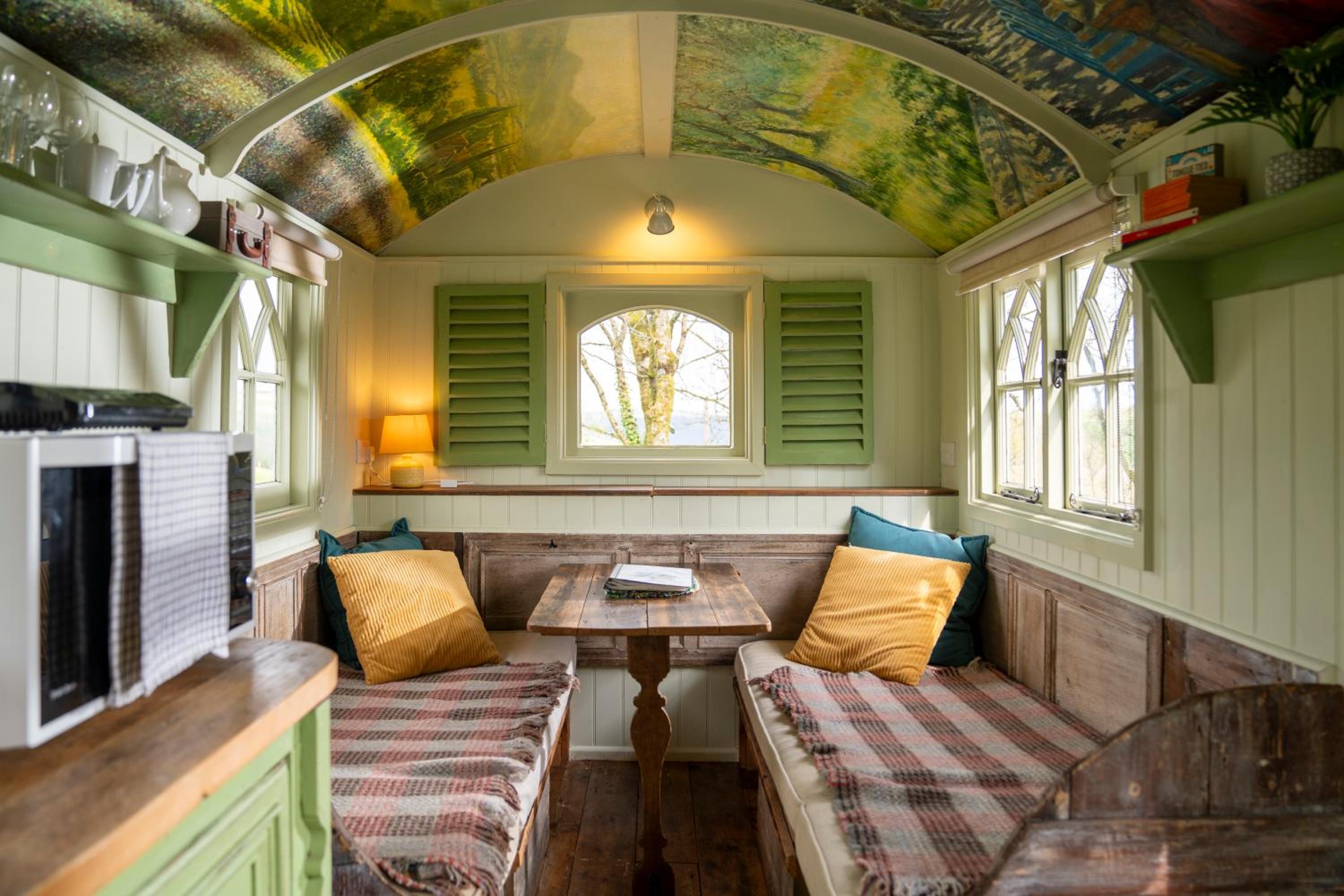 Nadine Shepherds Hut photo 2