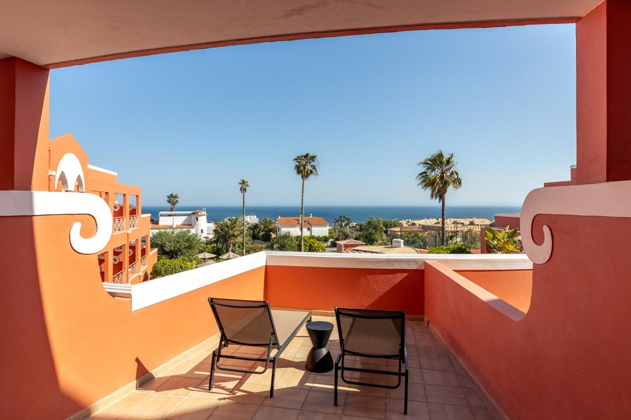 Oceanfront Twin Room - Photo 6