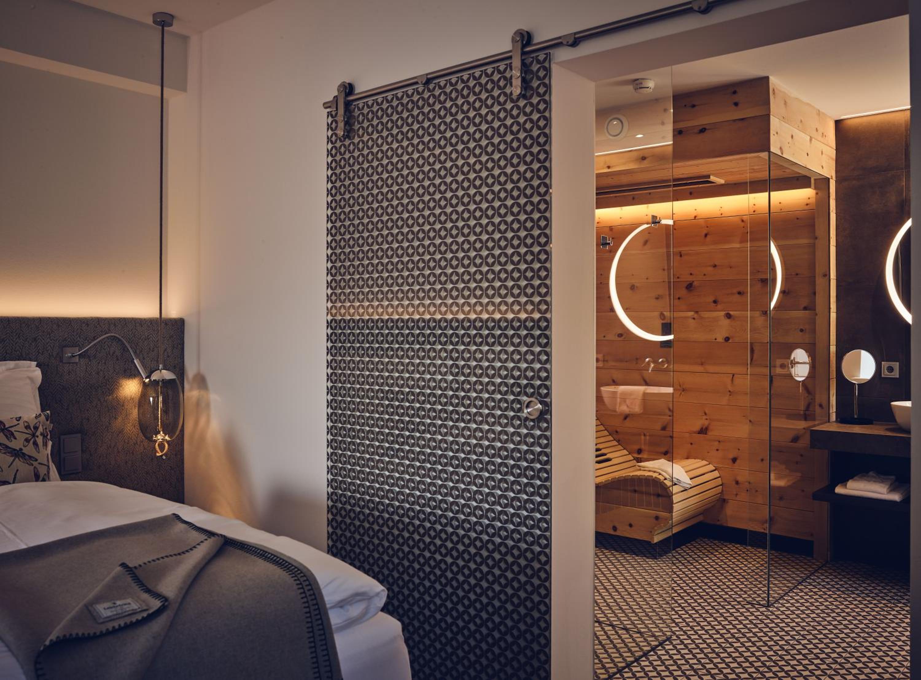 King Room with Lake View - Photo 1