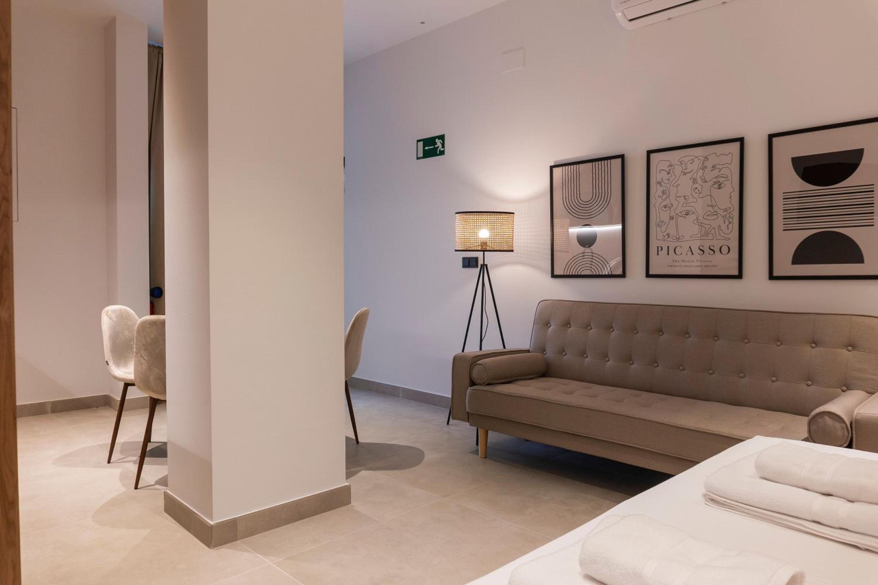Estudio con sofá cama