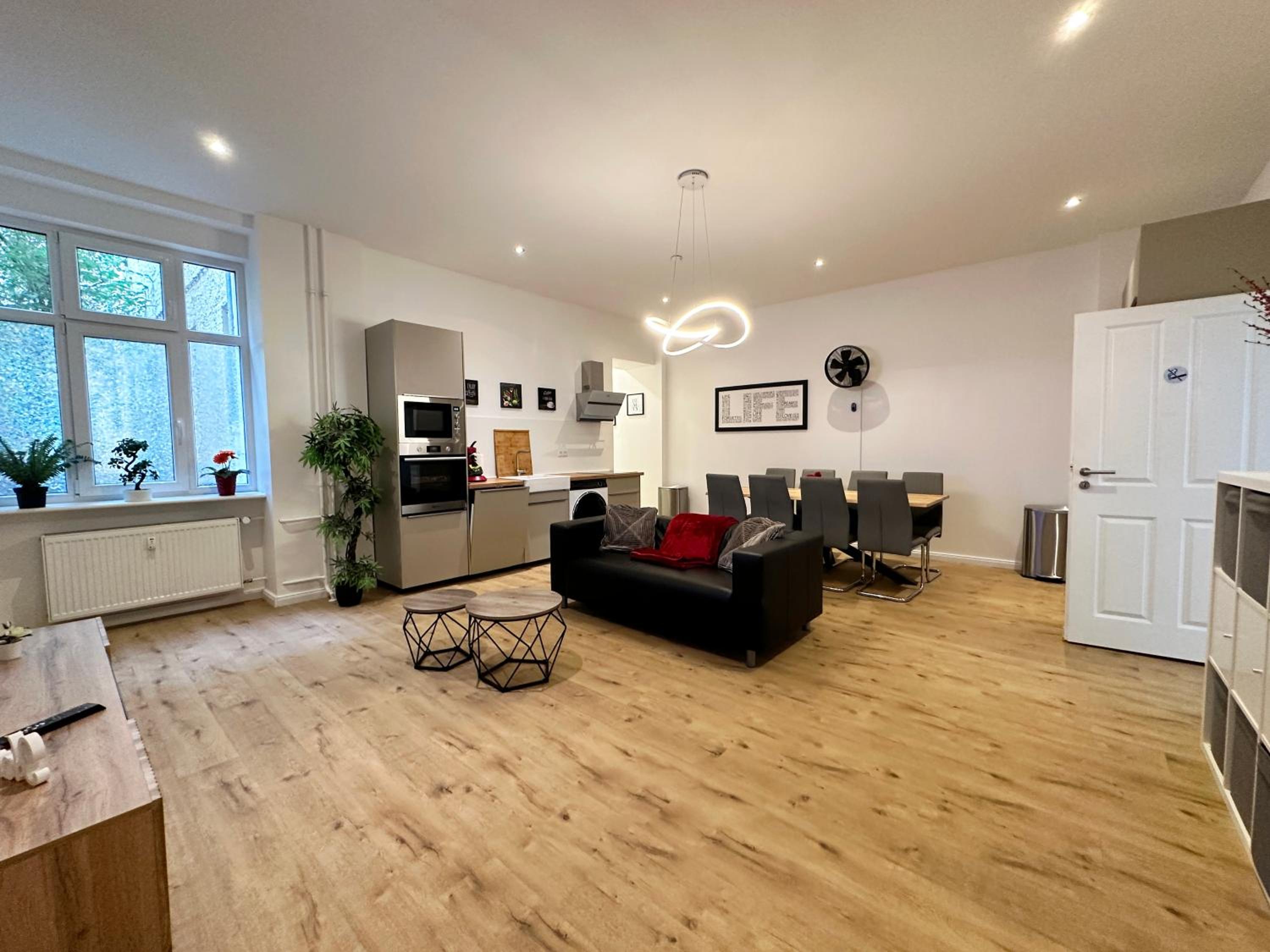 Three-Bedroom Apartment photo 1