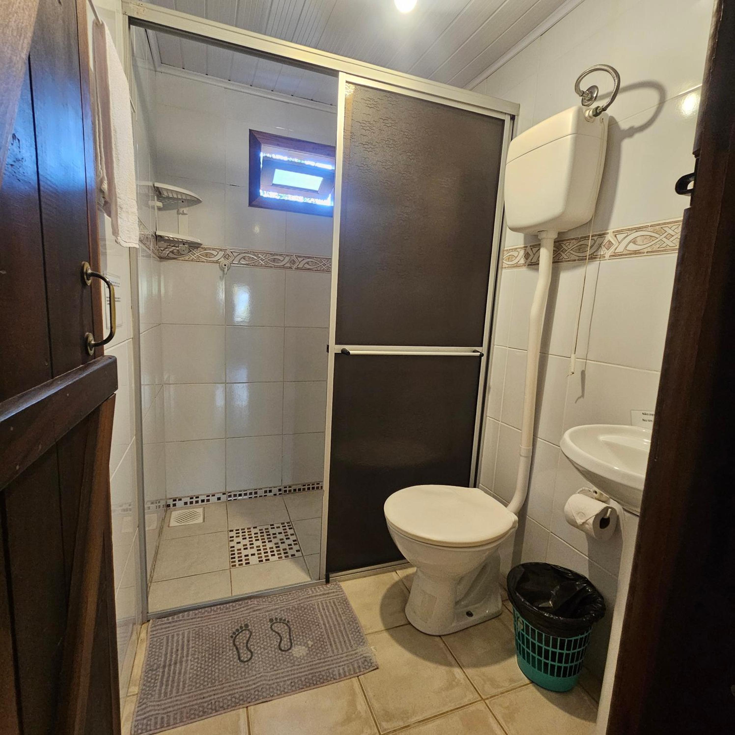 Suite with Pool View - Photo 3