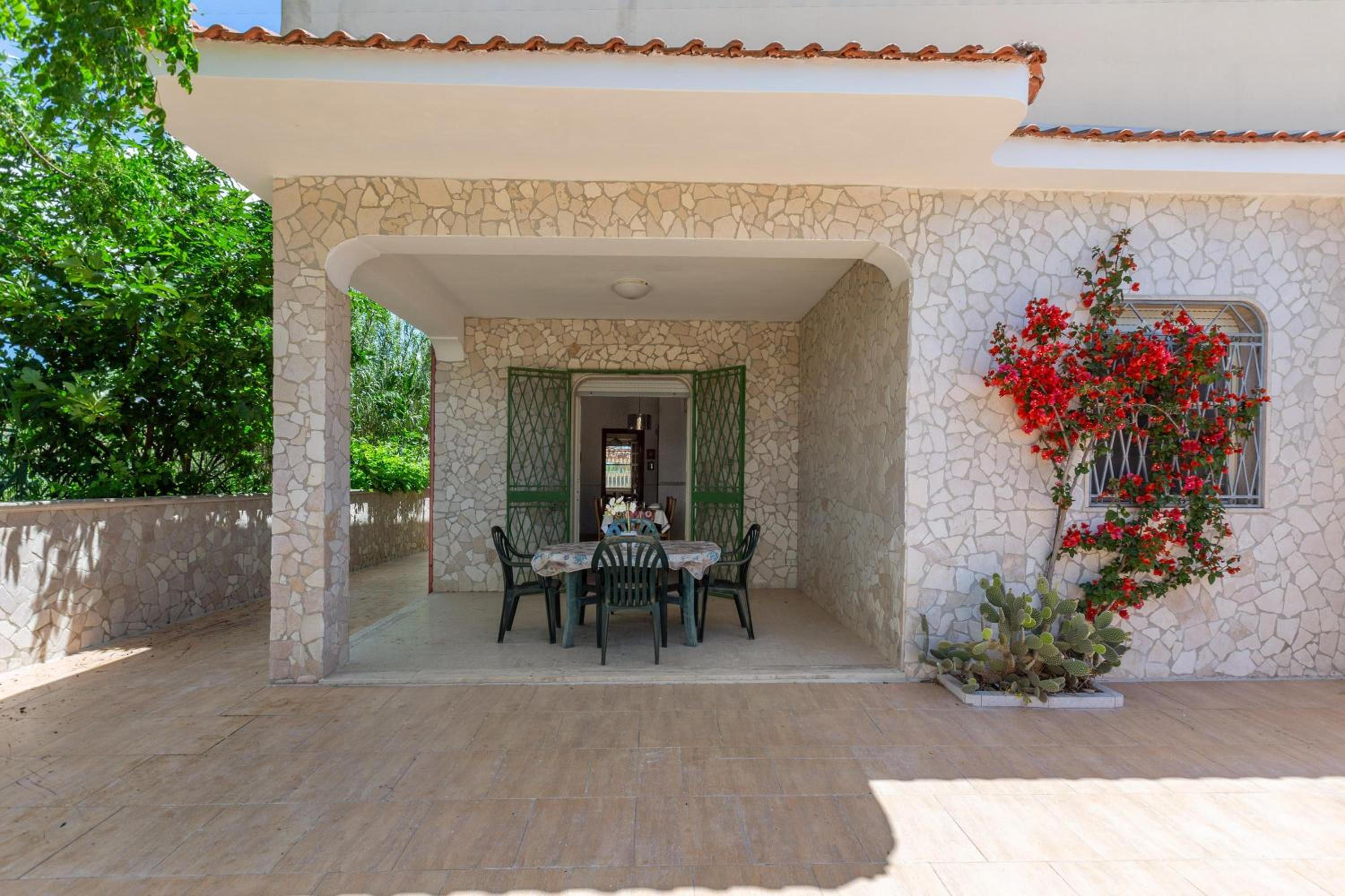 Three-Bedroom House photo 2