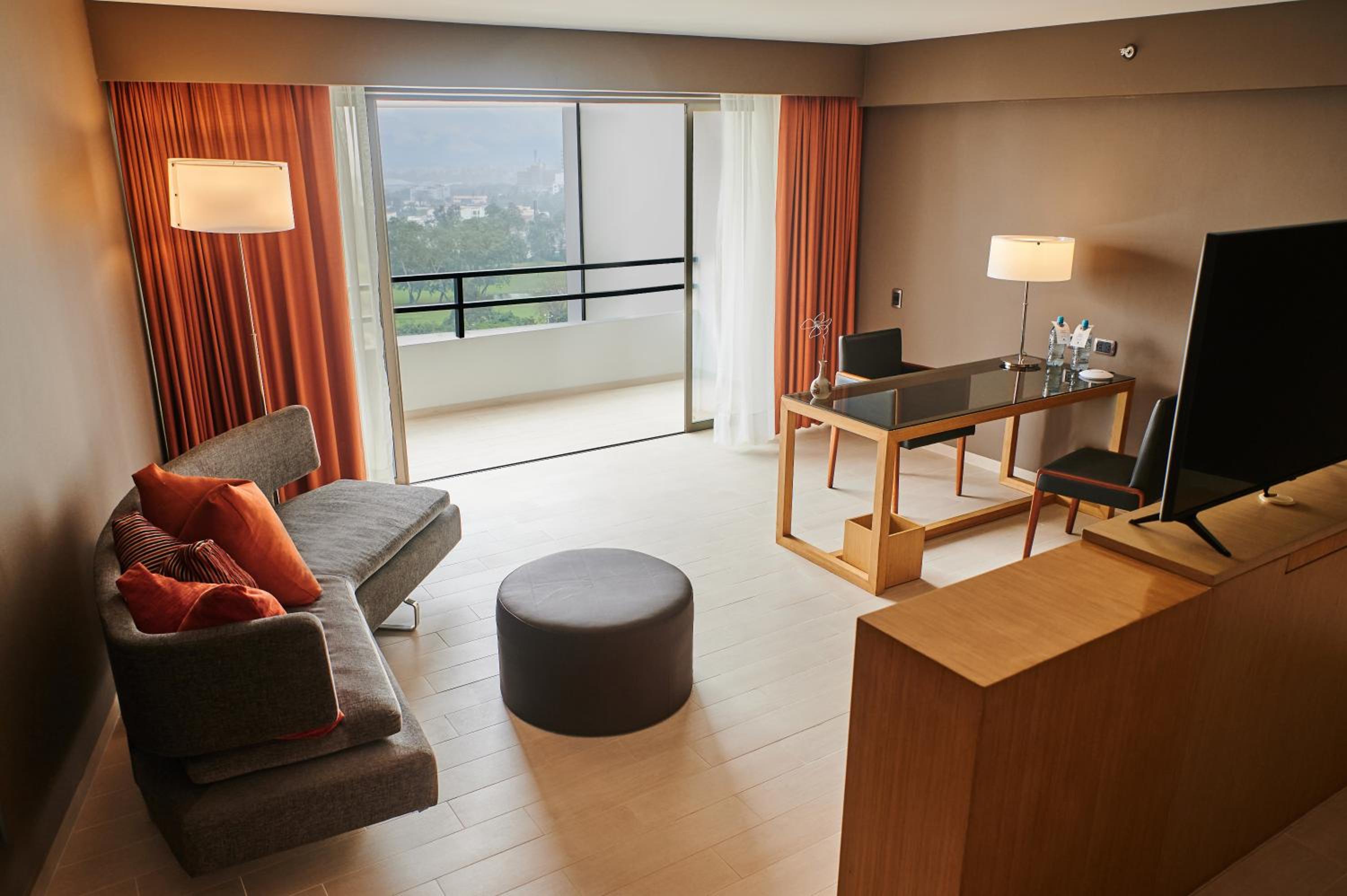 Suite - Photo 2