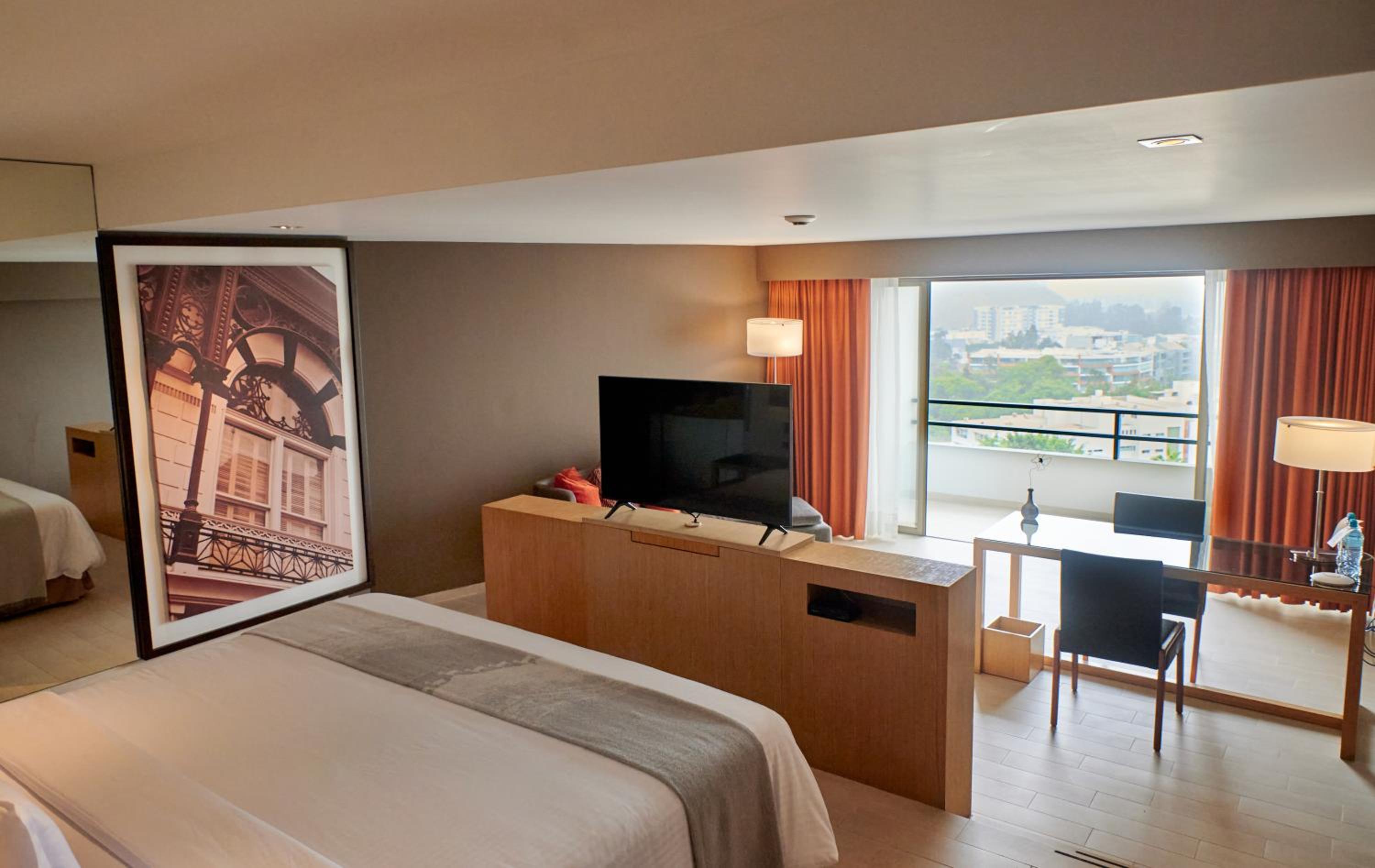 Suite - Photo 5