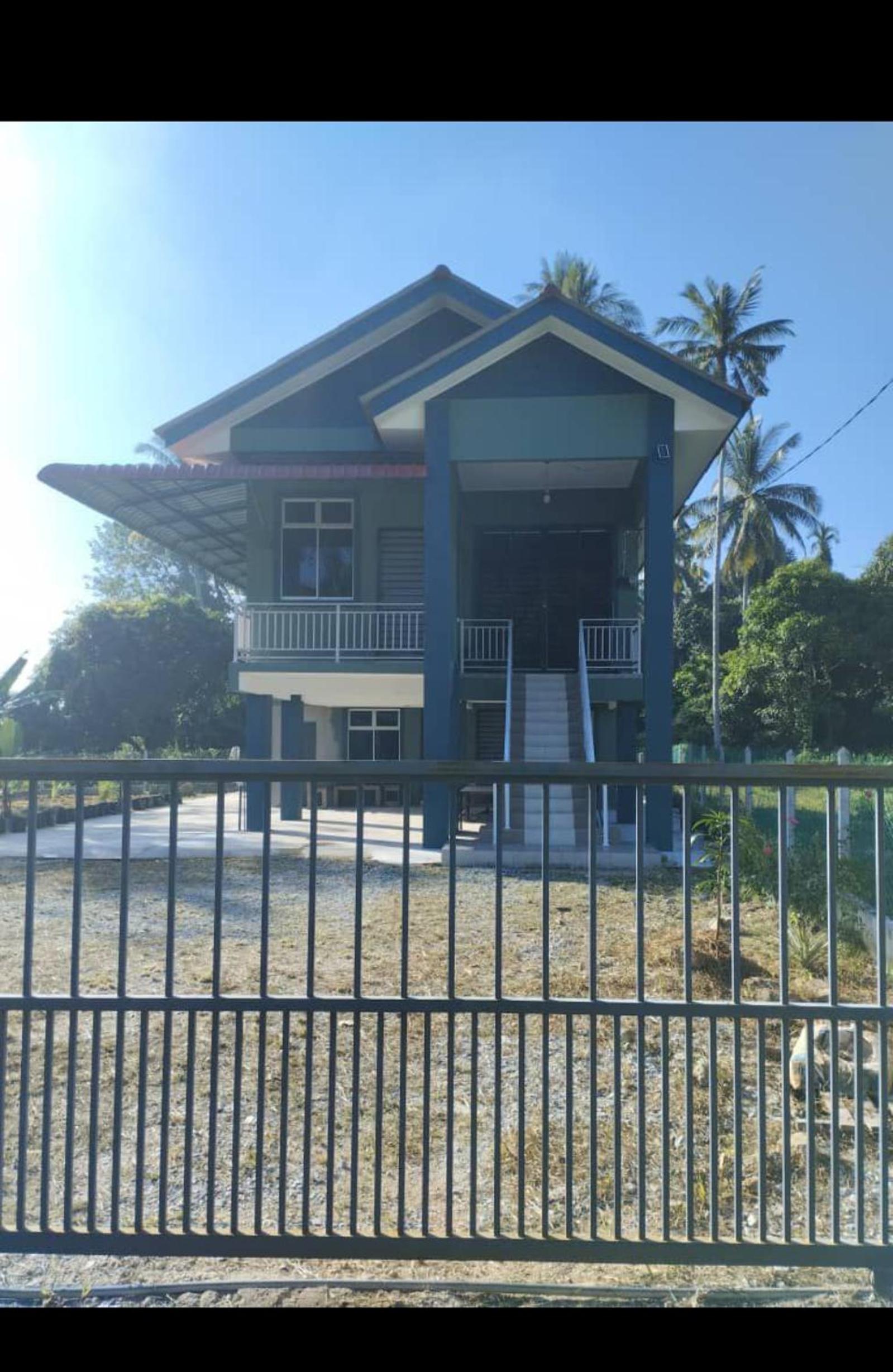 Three-Bedroom House photo 1