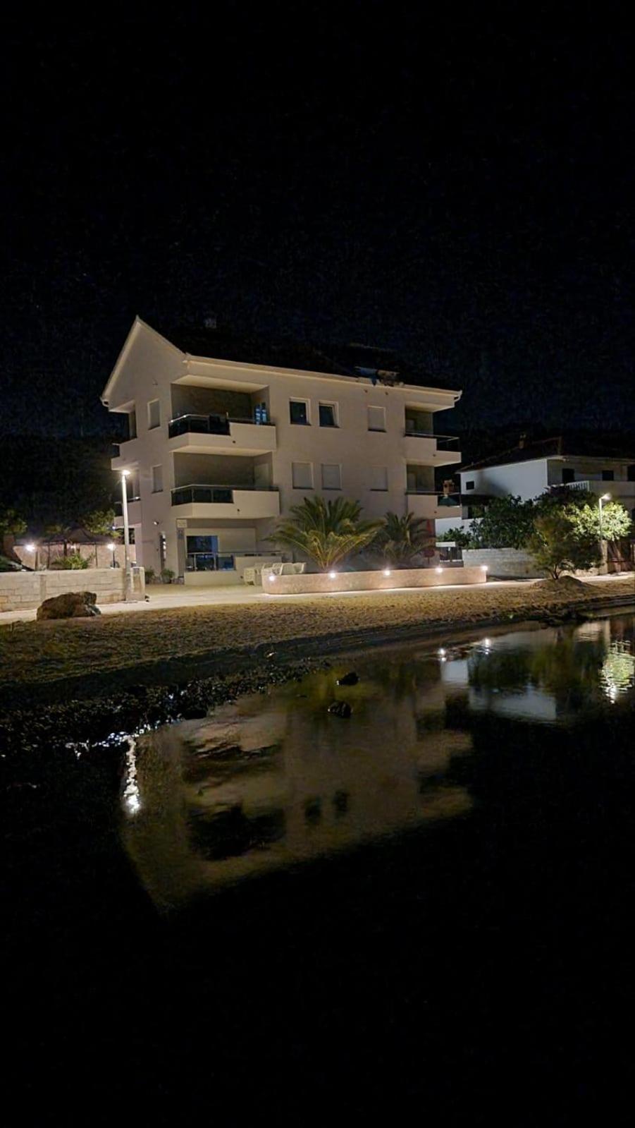 Studio Apartment - Photo 2