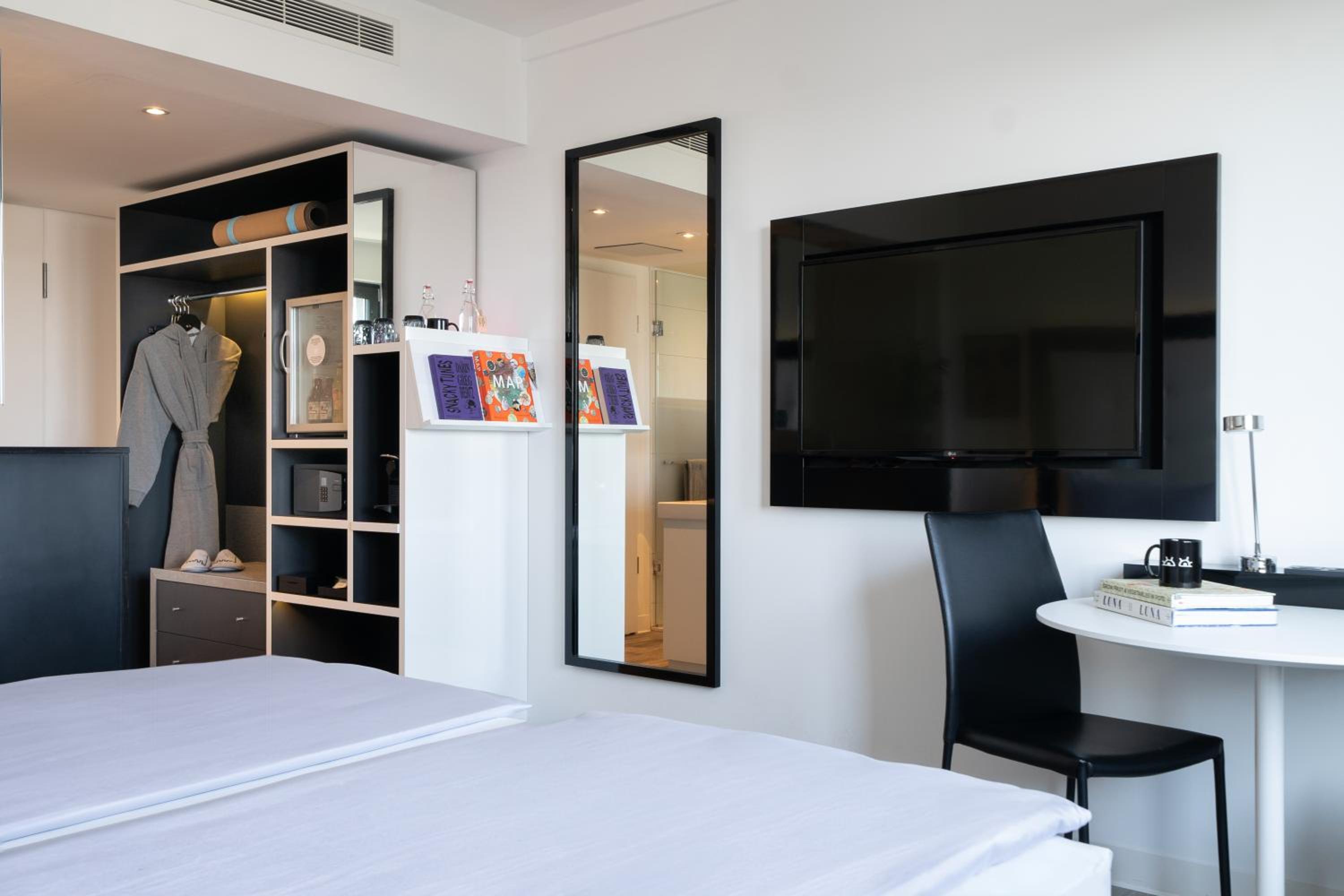 The Innside Premium Room thumbnail 6