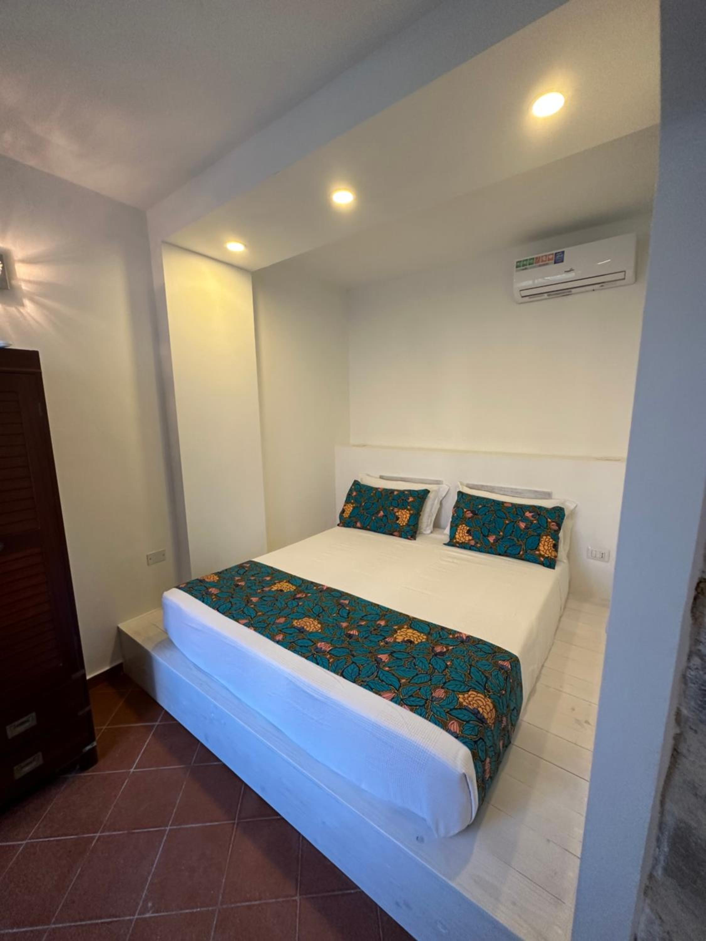 One-Bedroom Apartment with Sea View