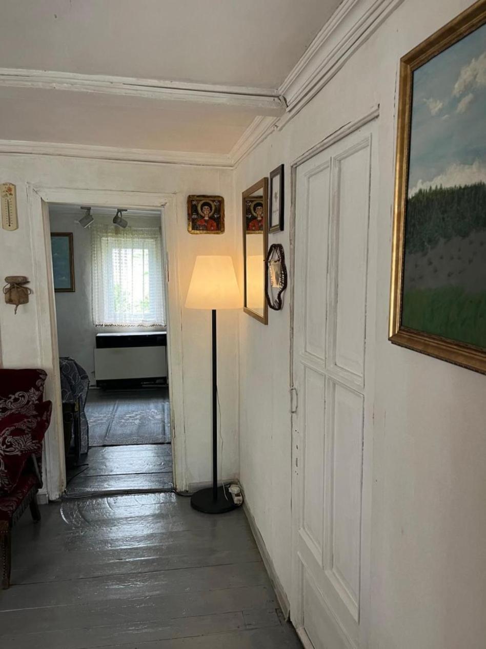 Three-Bedroom House photo 2