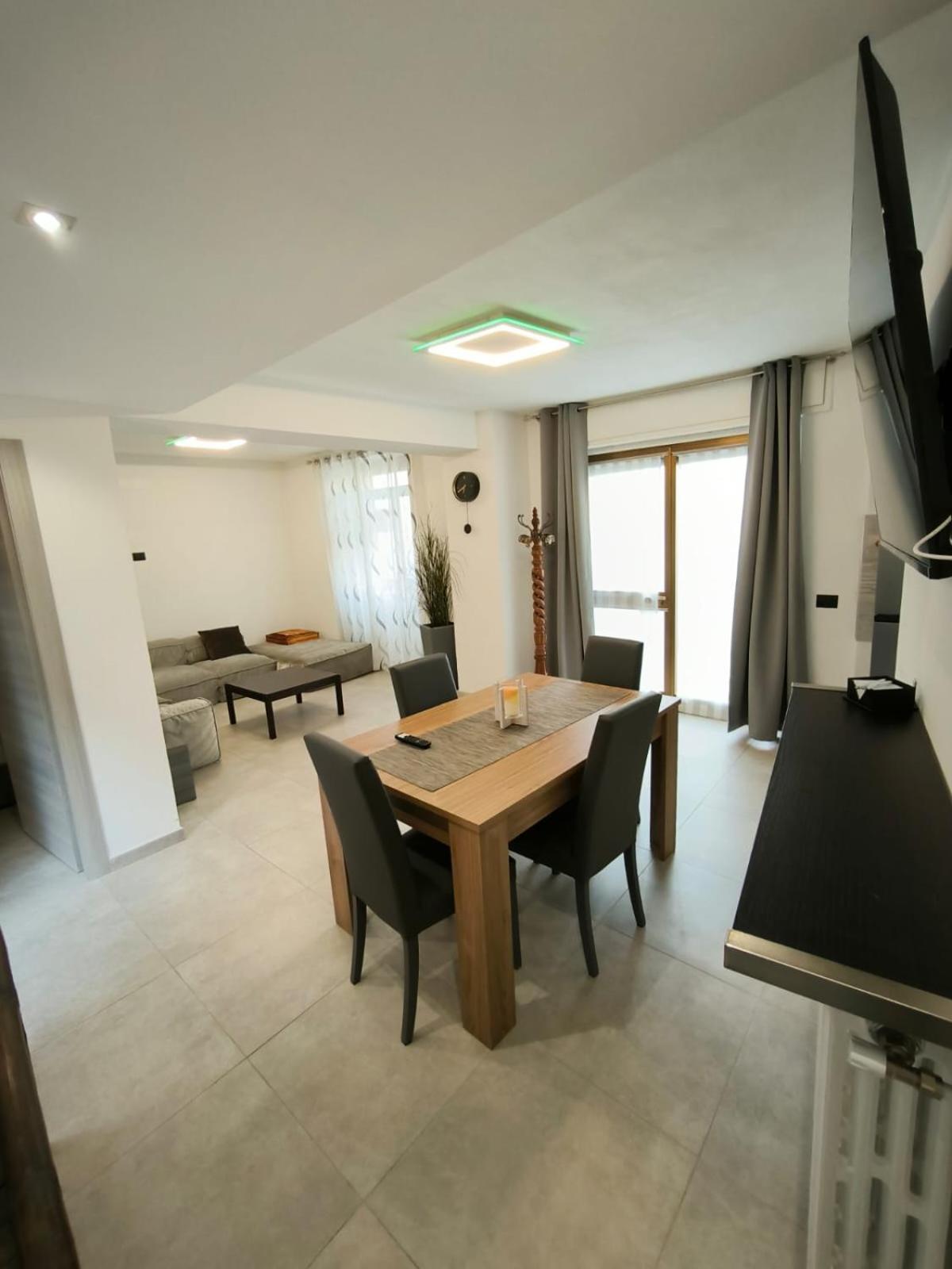 Apartment photo 1