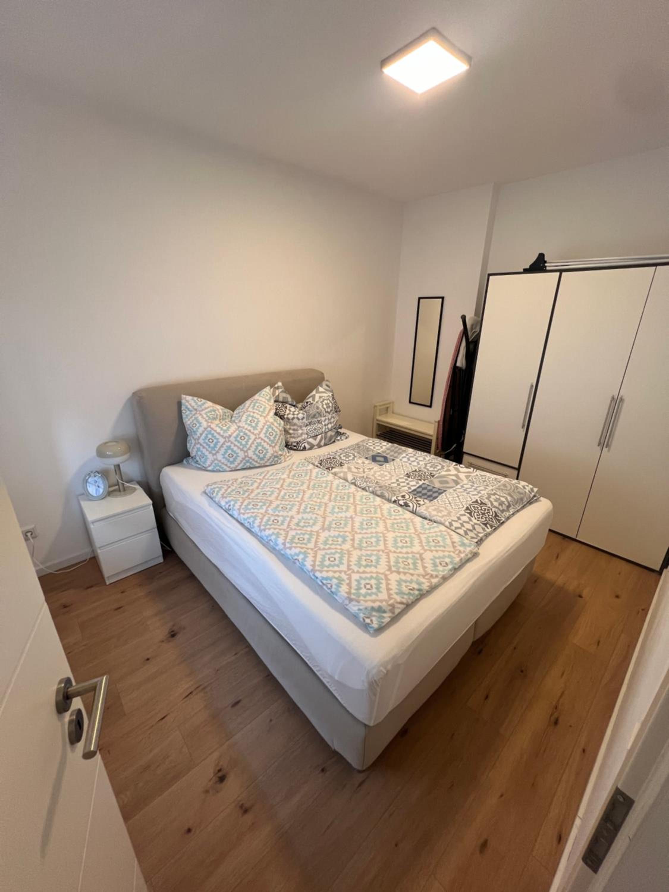 One-Bedroom Apartment photo 1