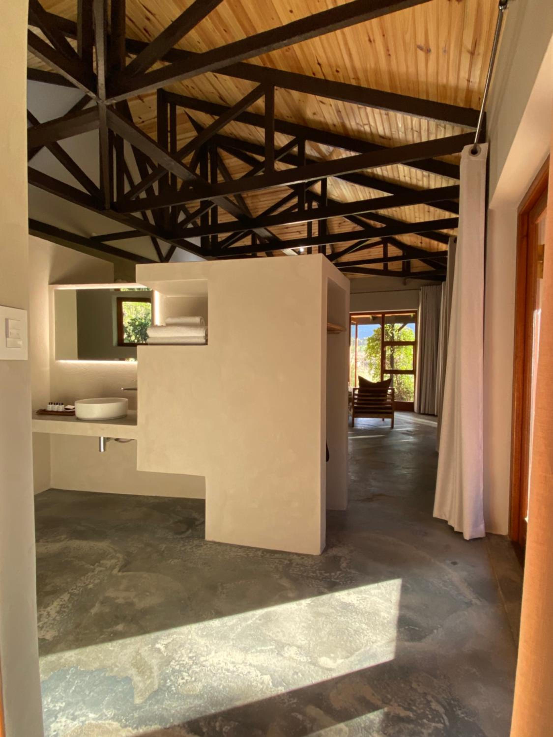 Suite with Mountain View