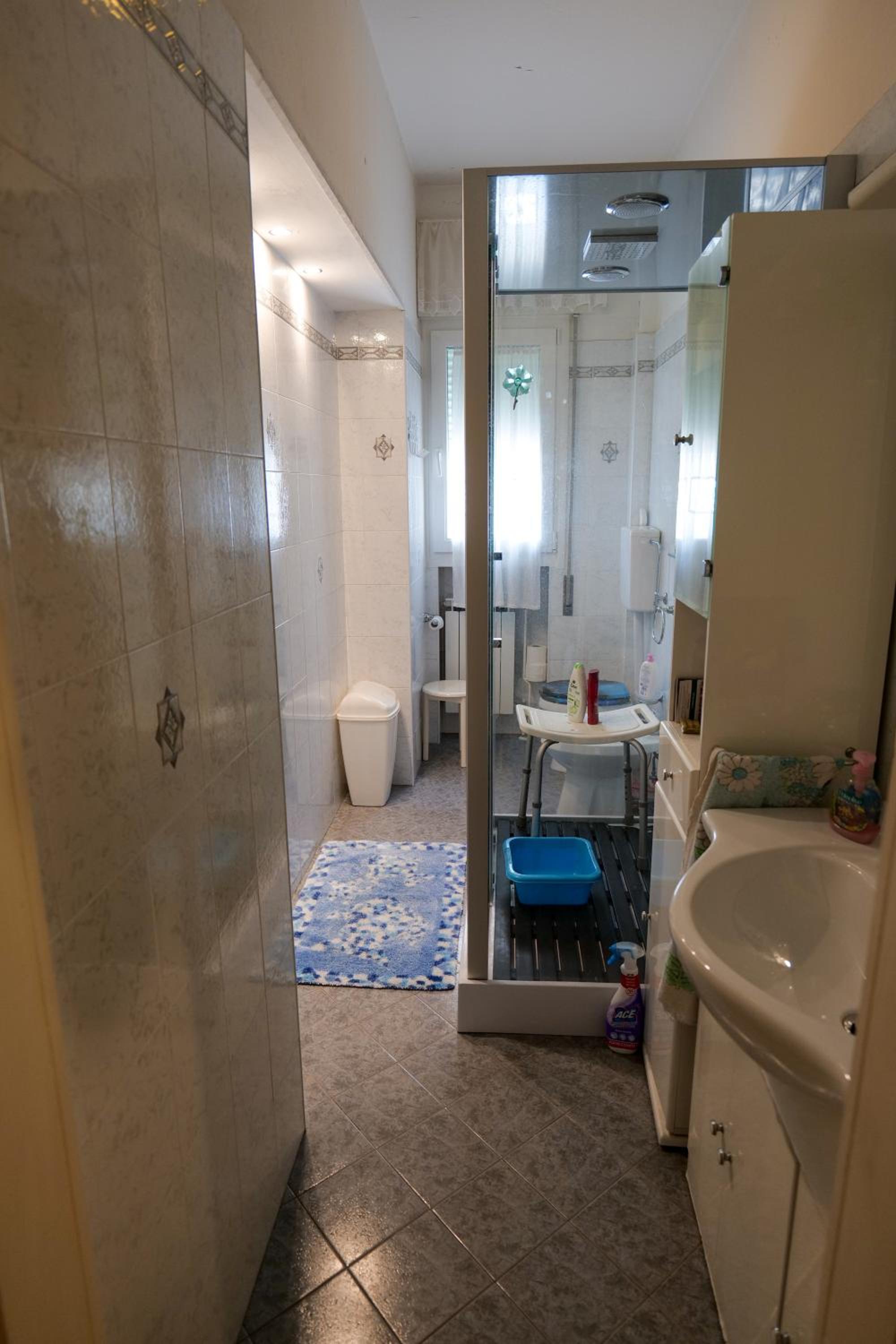 Three-Bedroom Apartment With Balcony photo 2