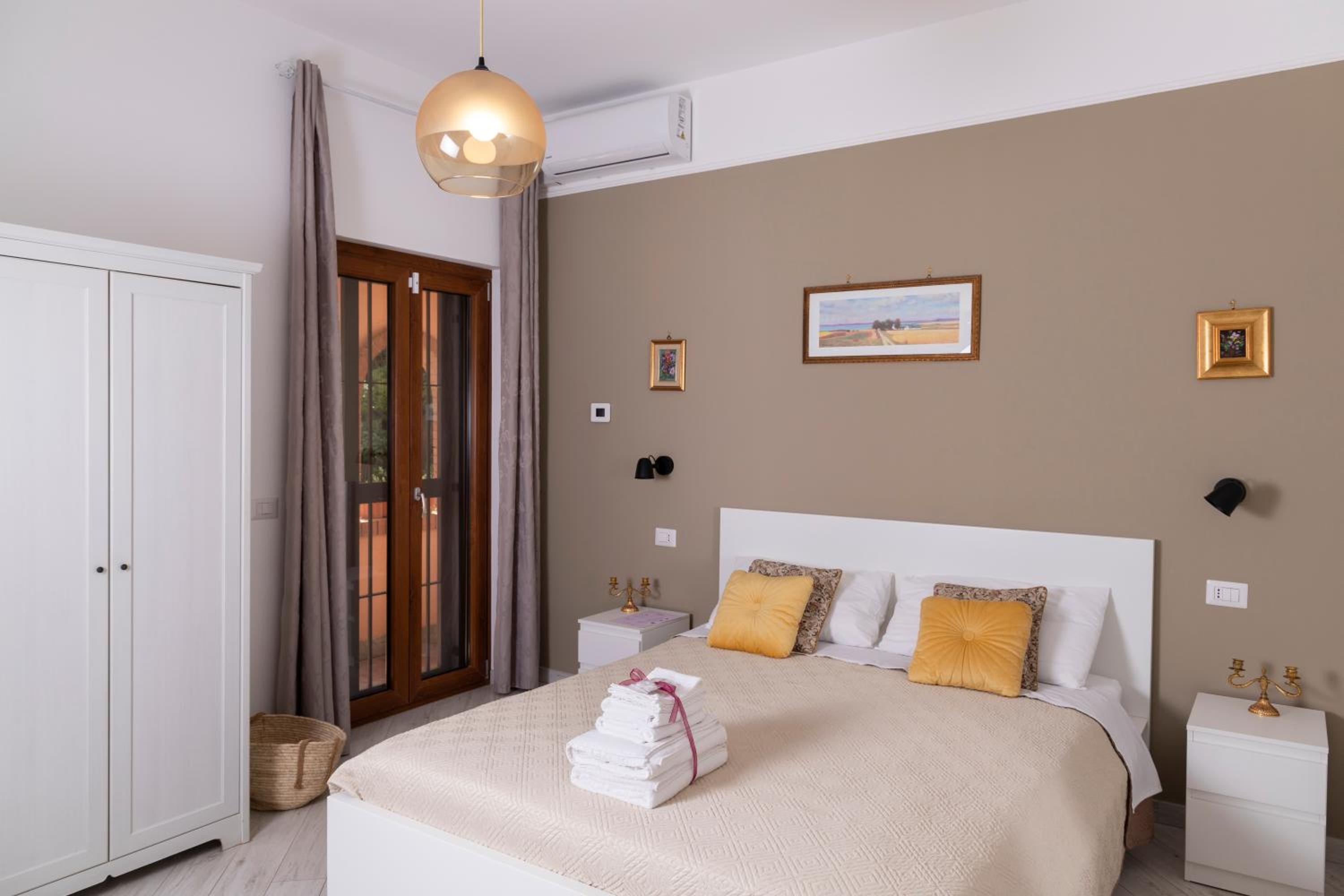 Double Room with Patio photo 1