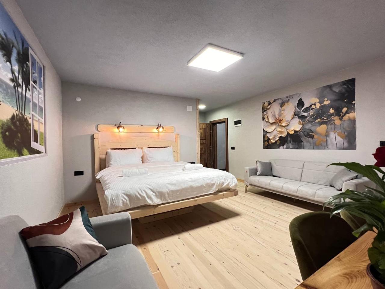 Family Room with Terrace photo 2