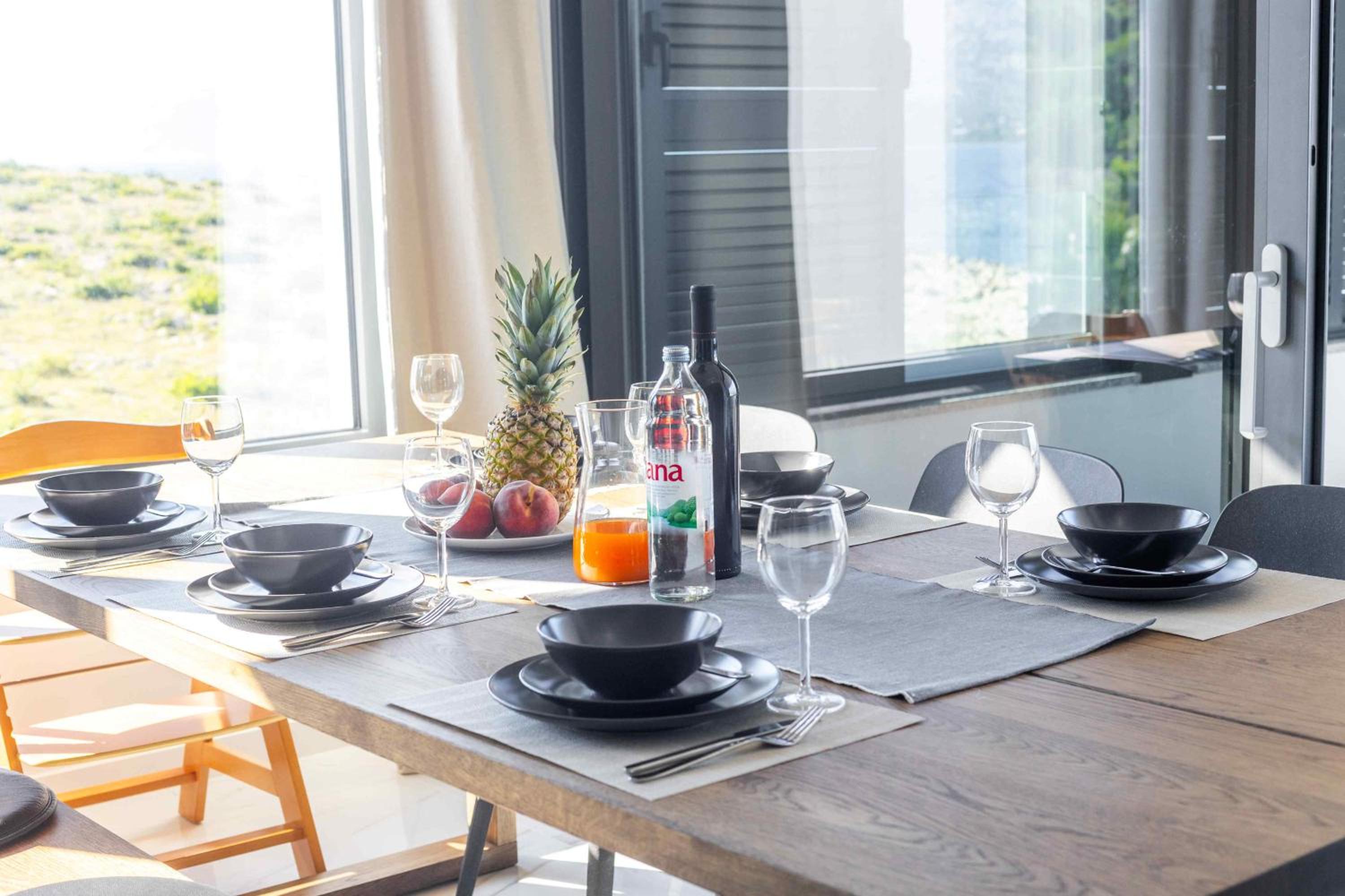 Three-Bedroom Apartment with Sea View photo 2