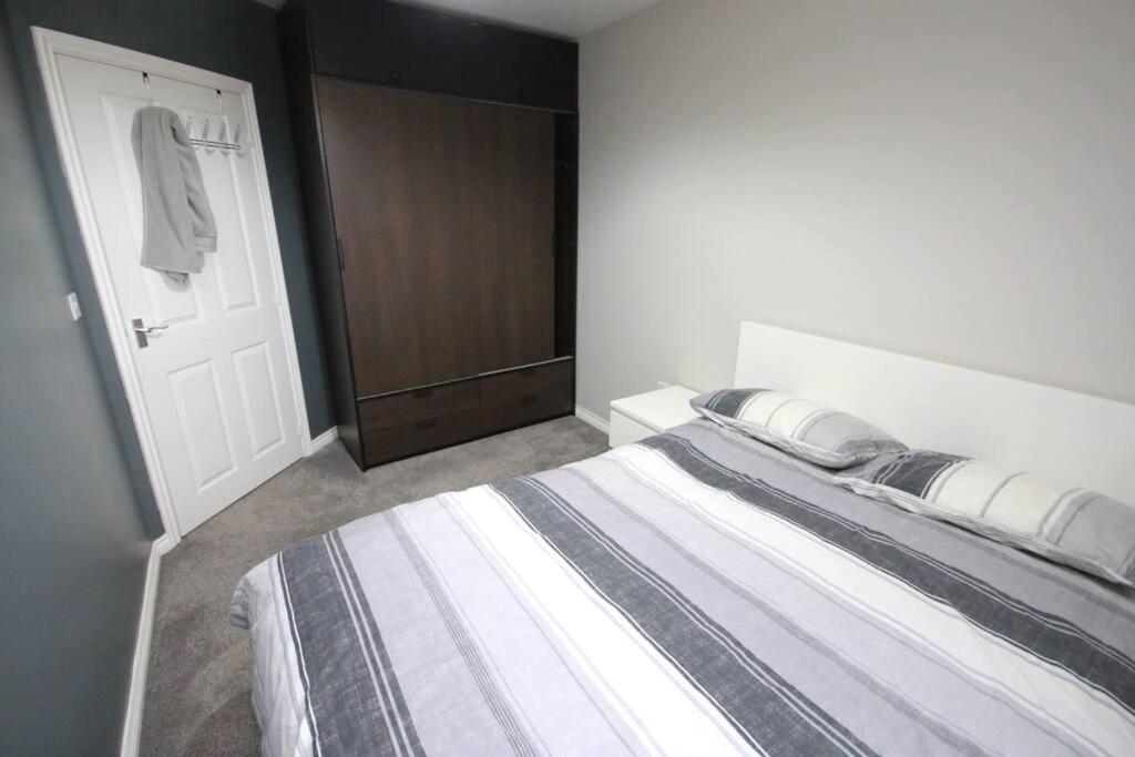 Two-Bedroom Apartment photo 2