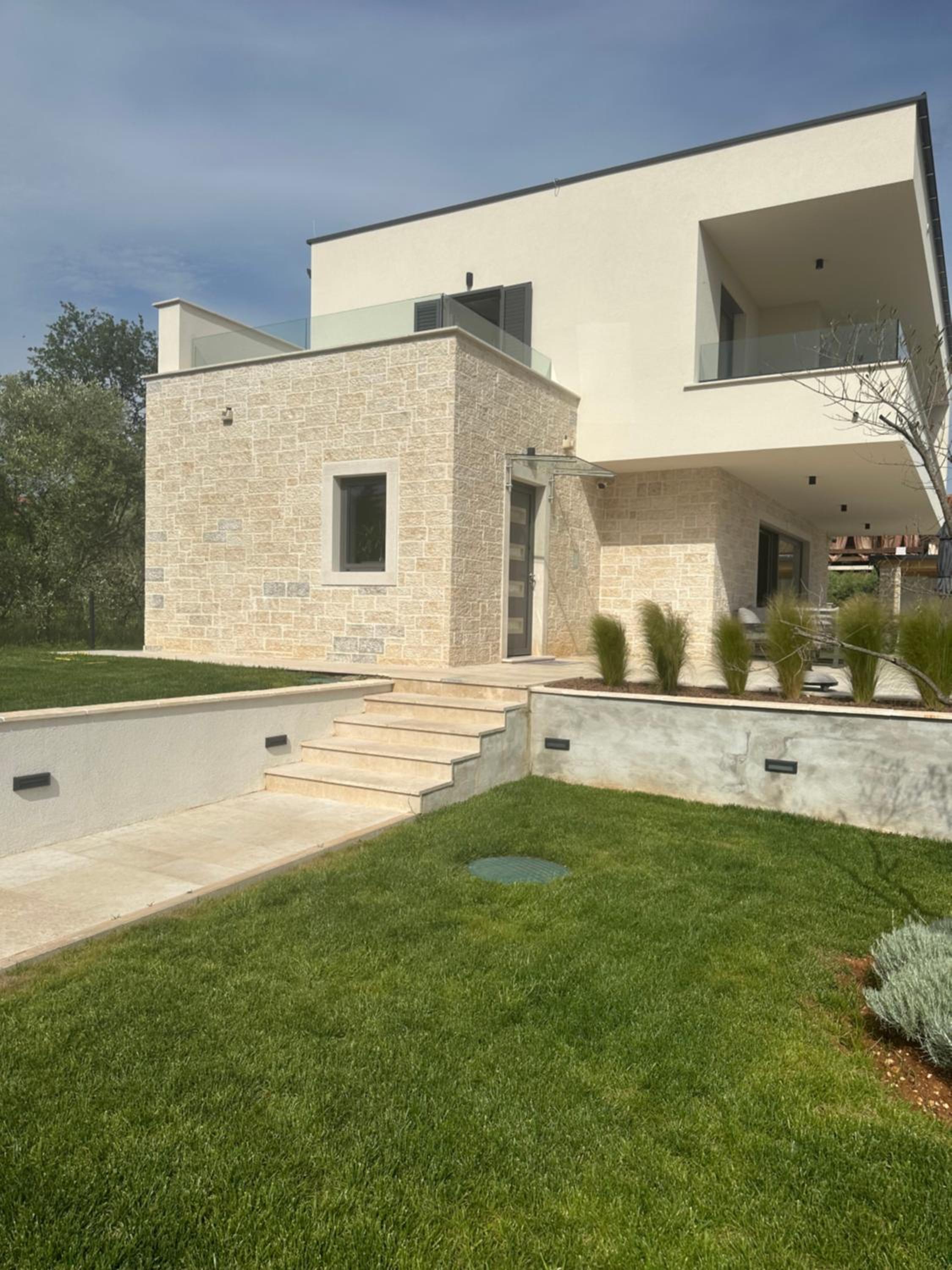 Villa photo 3