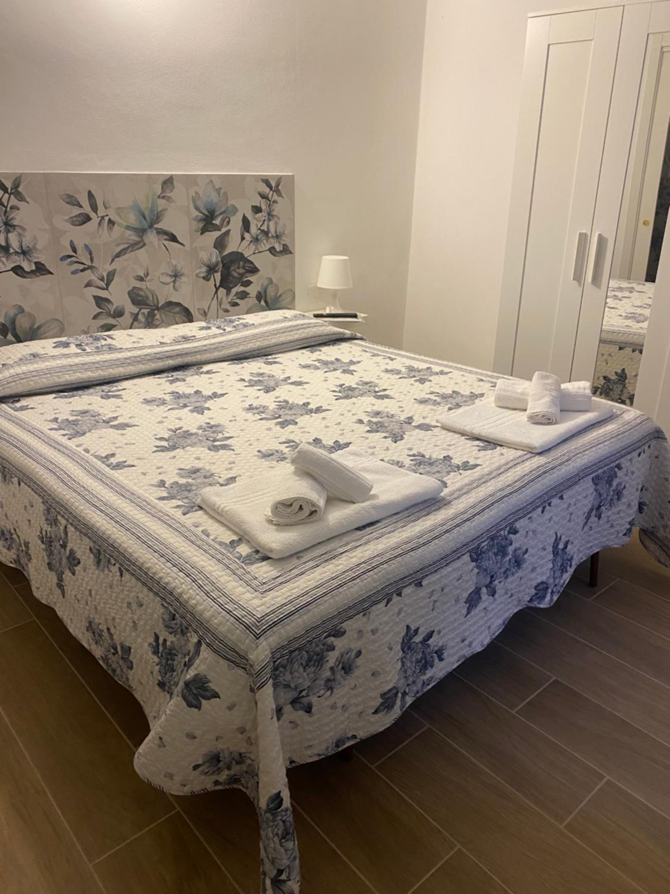 Double Room with Private Bathroom photo 2