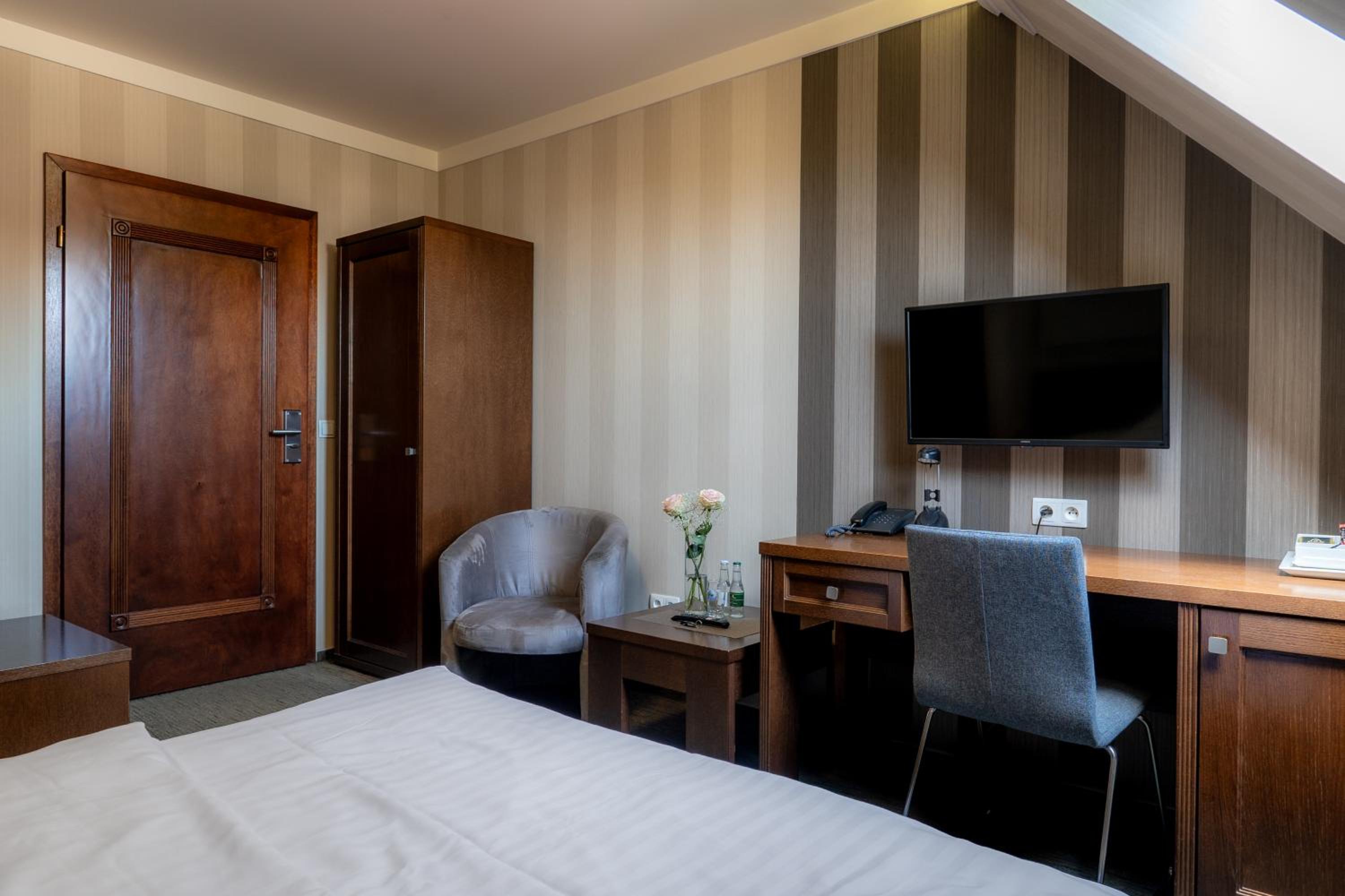 Single Room photo 3