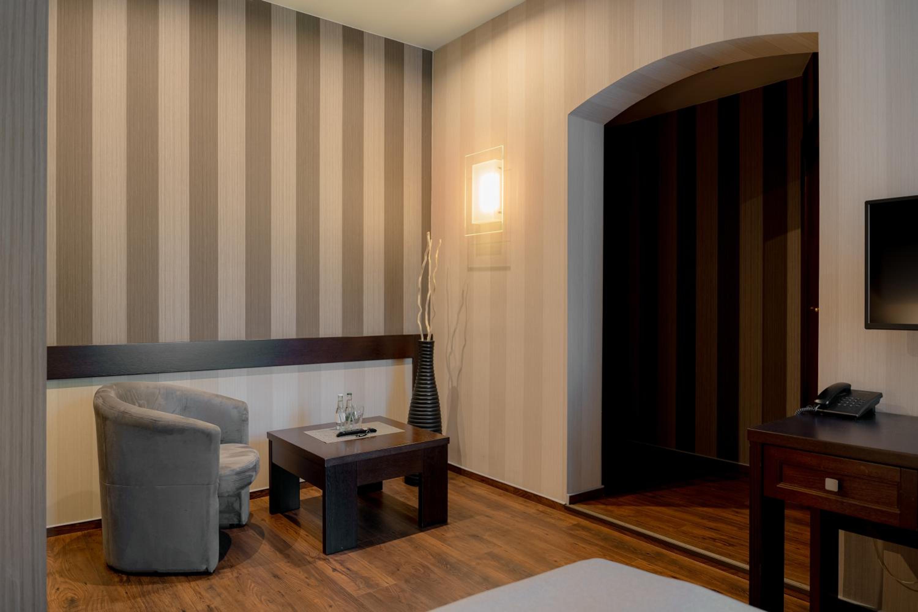 Double Room - Photo 8